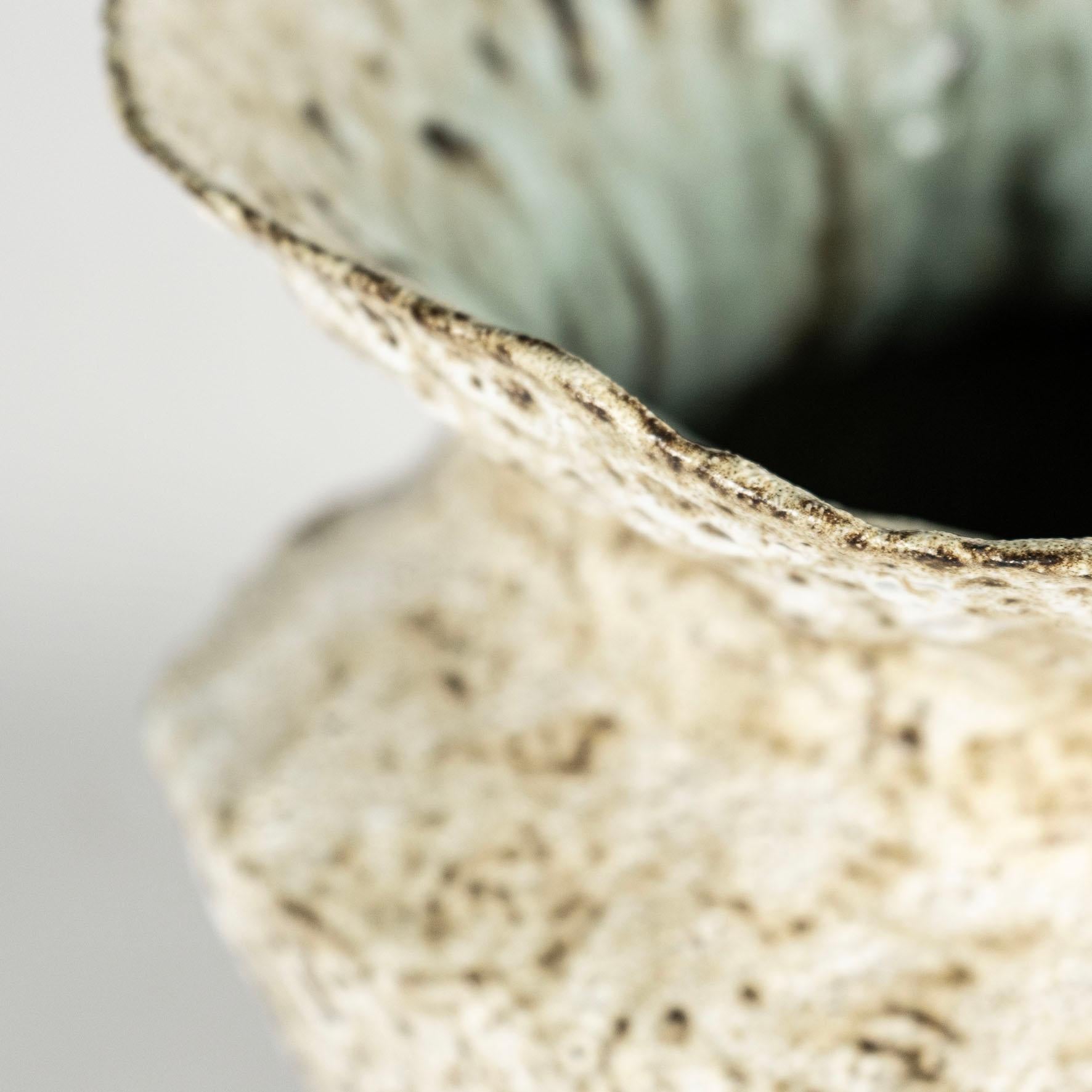 Ceramica Vaso contemporaneo in argilla Vocanic V-1400 Serie Berbère in vendita