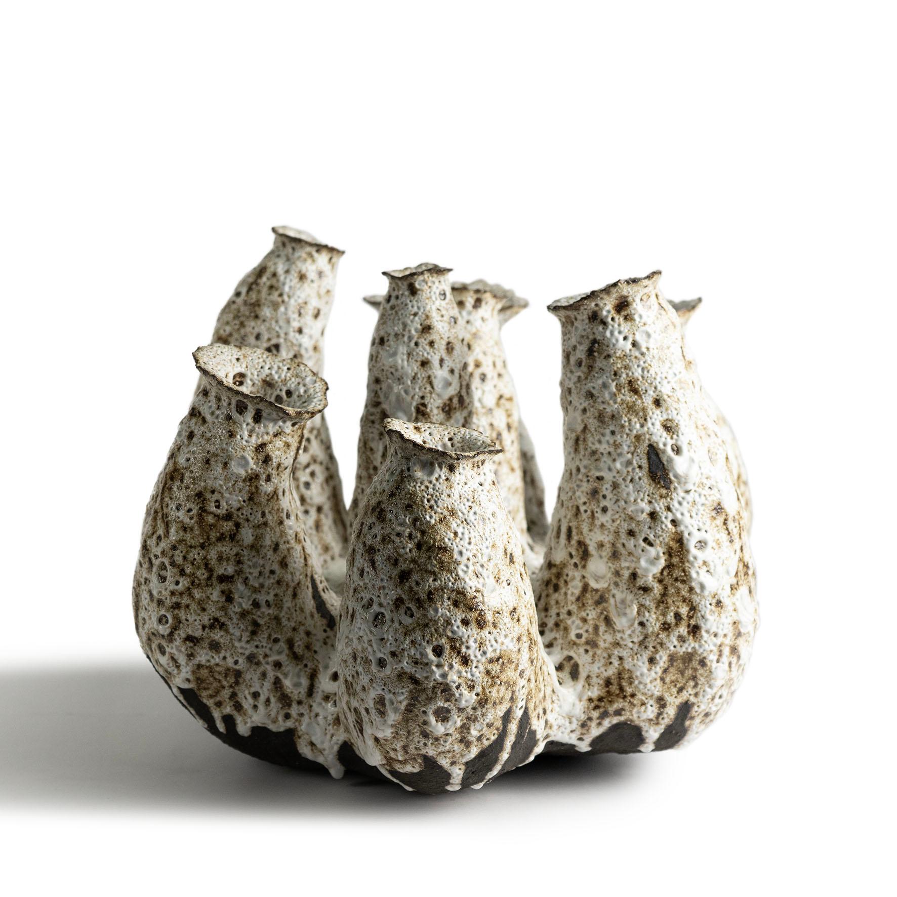 Contemporary Vocanic Clay V-1409 Berbère Series Gefäß (Belgisch) im Angebot