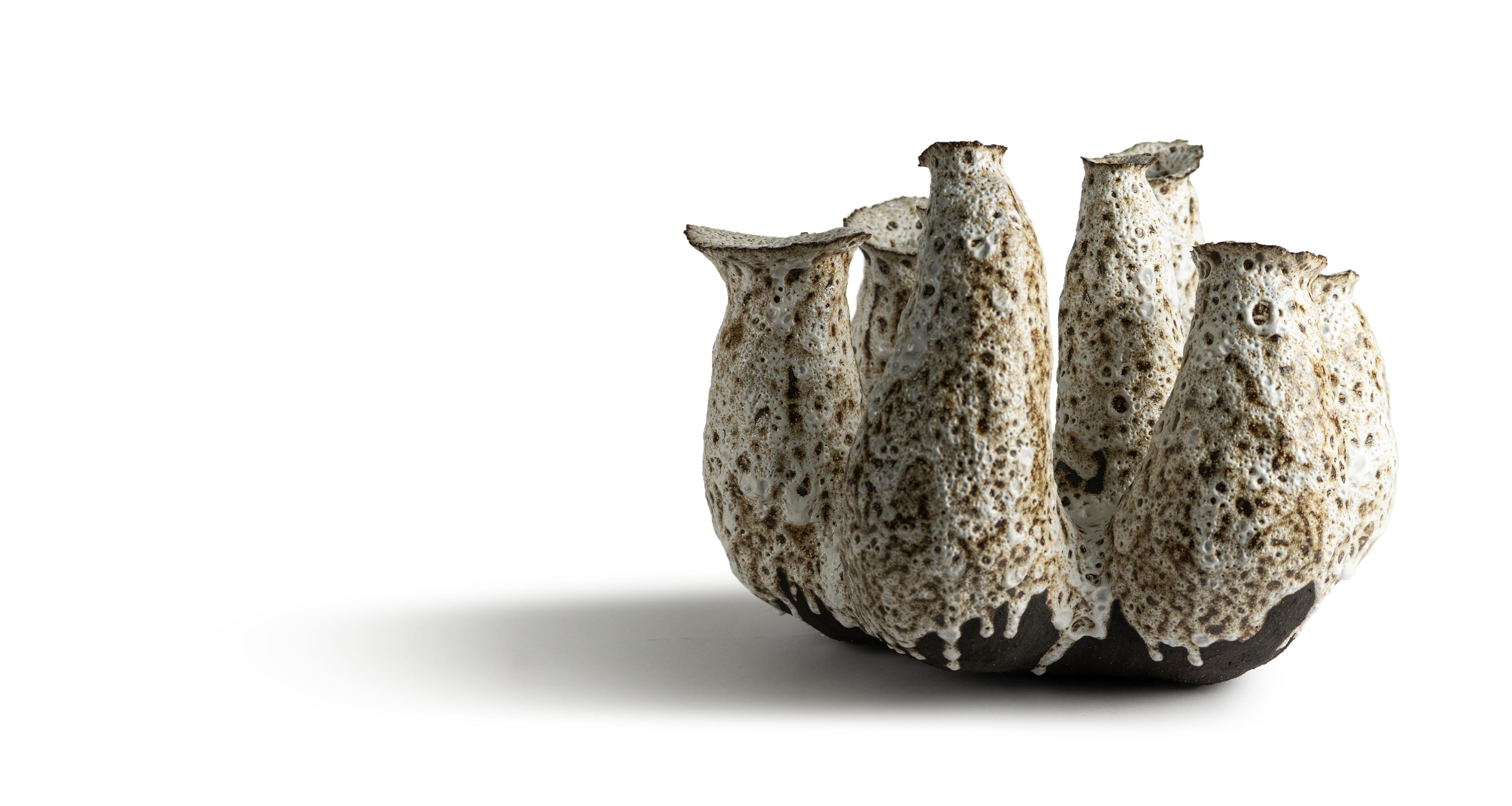 Contemporary Vocanic Clay V-1409 Berbère Series Gefäß im Zustand „Neu“ im Angebot in 1204, CH