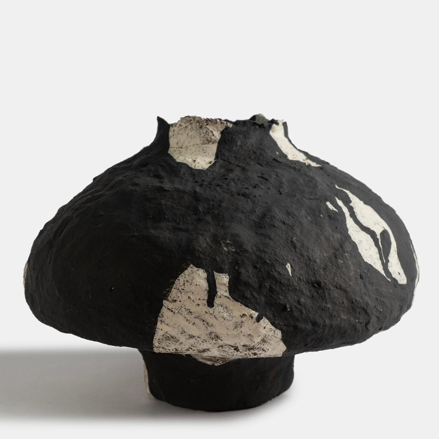 Contemporary Vocanic Clay V-1416 Gongkai Series Gefäß (Handgefertigt) im Angebot