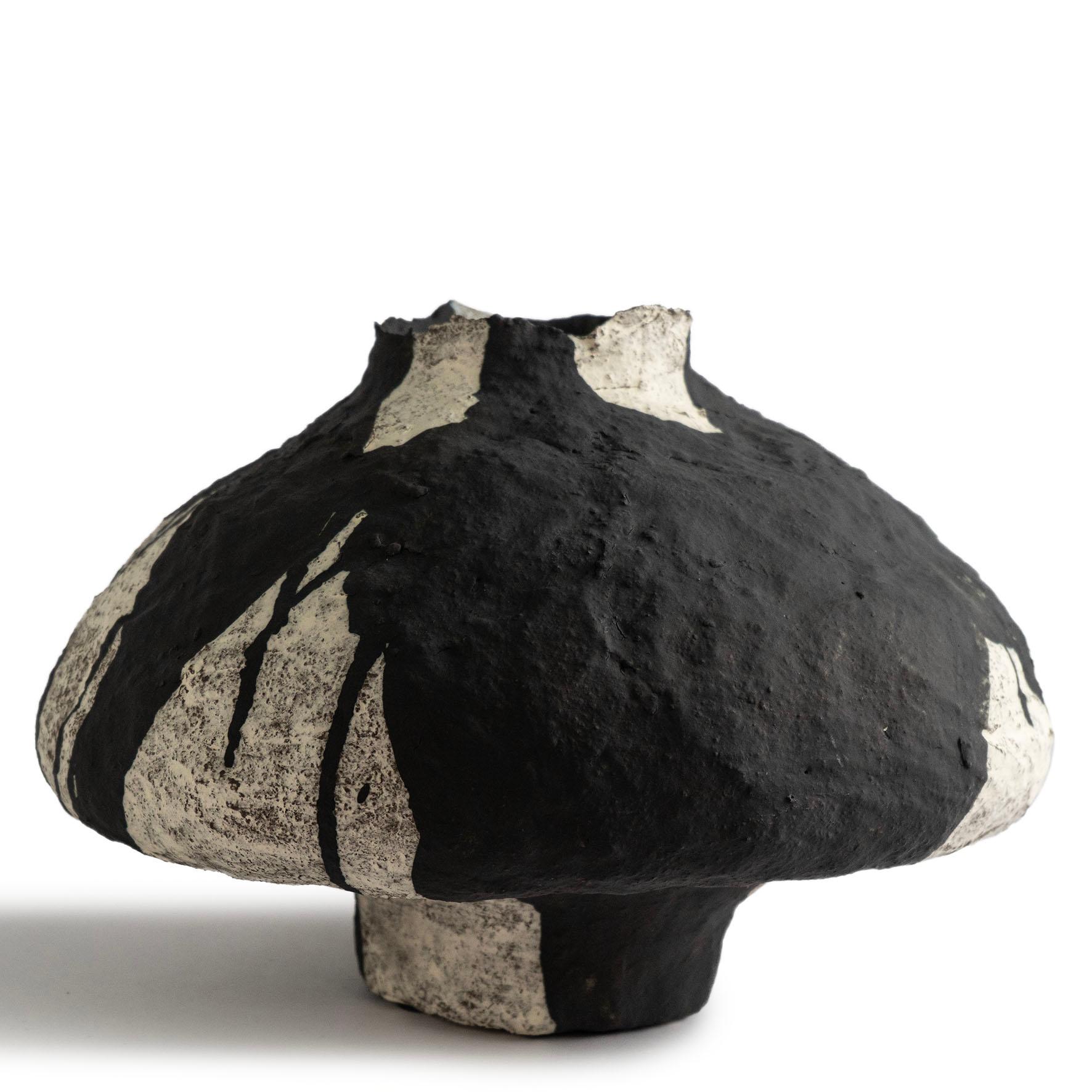 Contemporary Vocanic Clay V-1416 Gongkai Series Gefäß im Zustand „Neu“ im Angebot in 1204, CH