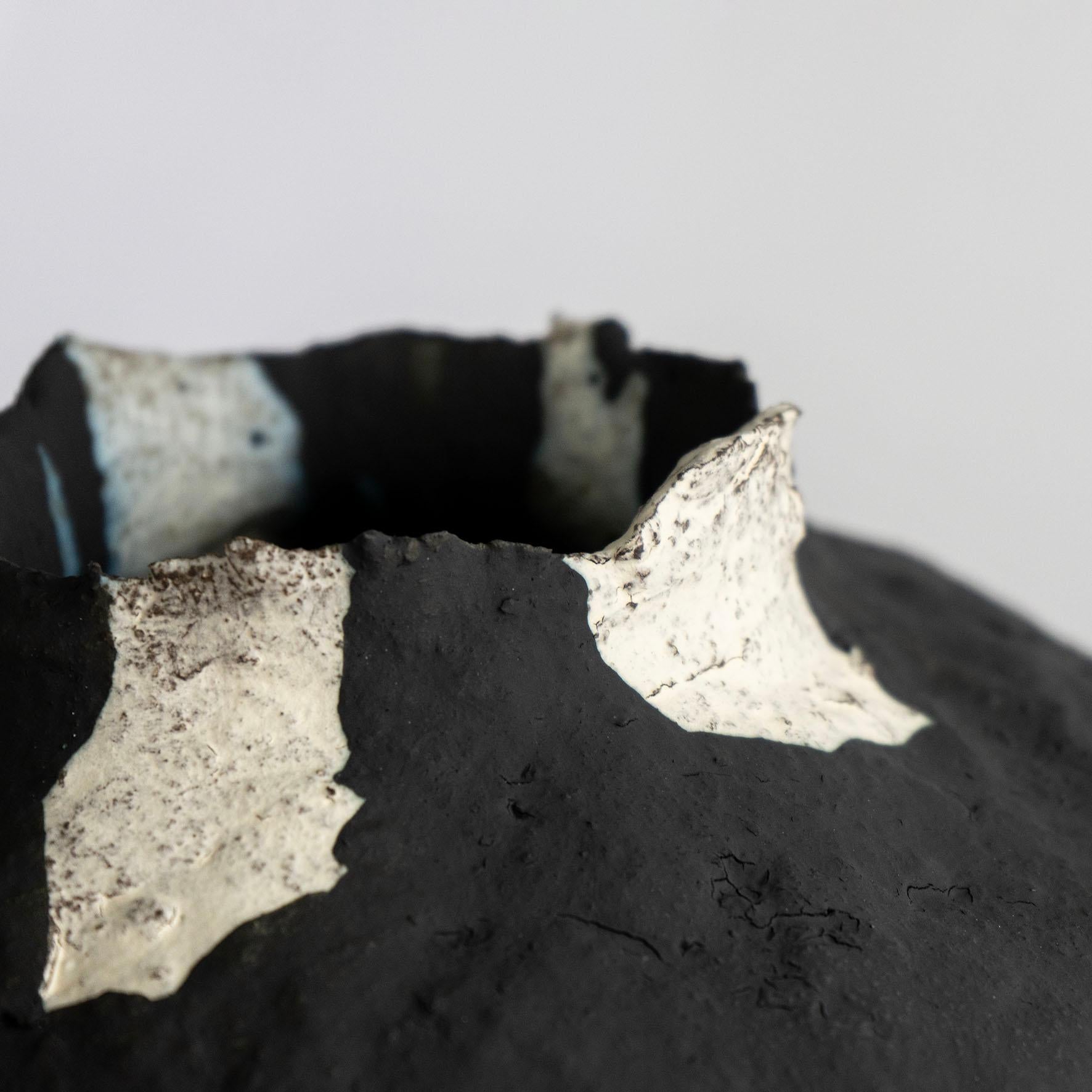 Contemporary Vocanic Clay V-1416 Gongkai Series Gefäß im Angebot 1