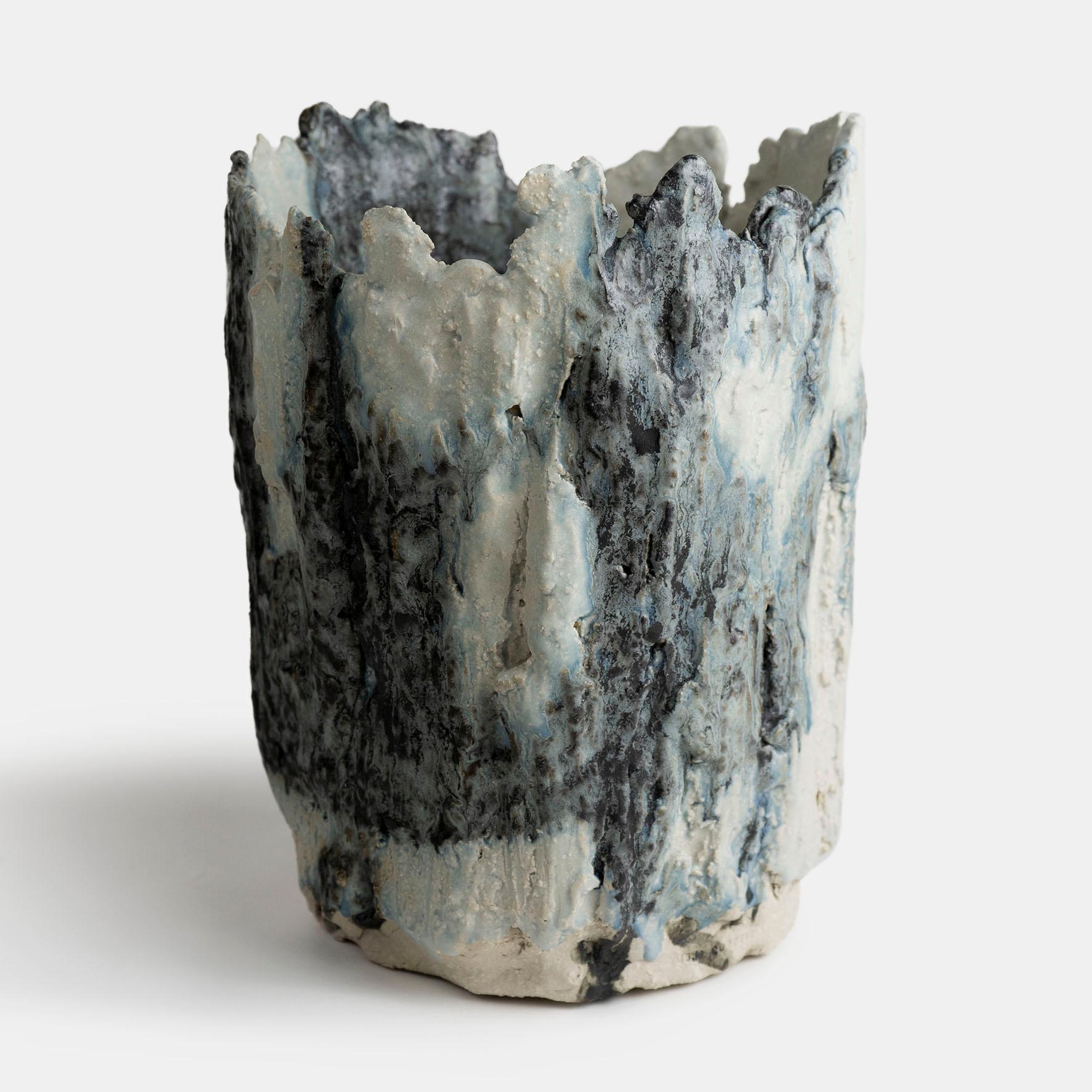 Contemporary Vocanic Clay W-1321 Gefäß der Serie Gongkai (Belgisch) im Angebot