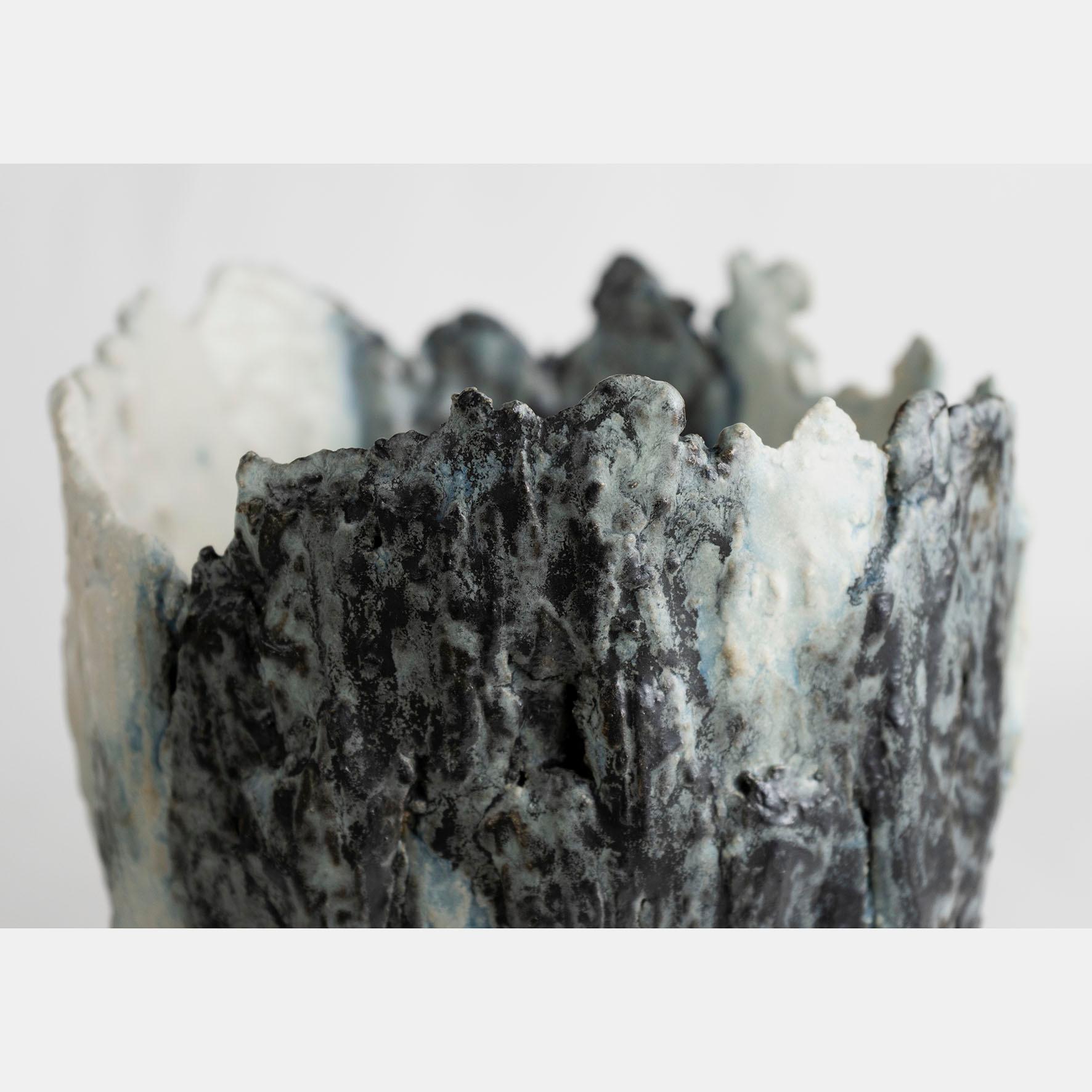 Contemporary Vocanic Clay W-1321 Gefäß der Serie Gongkai im Zustand „Neu“ im Angebot in 1204, CH