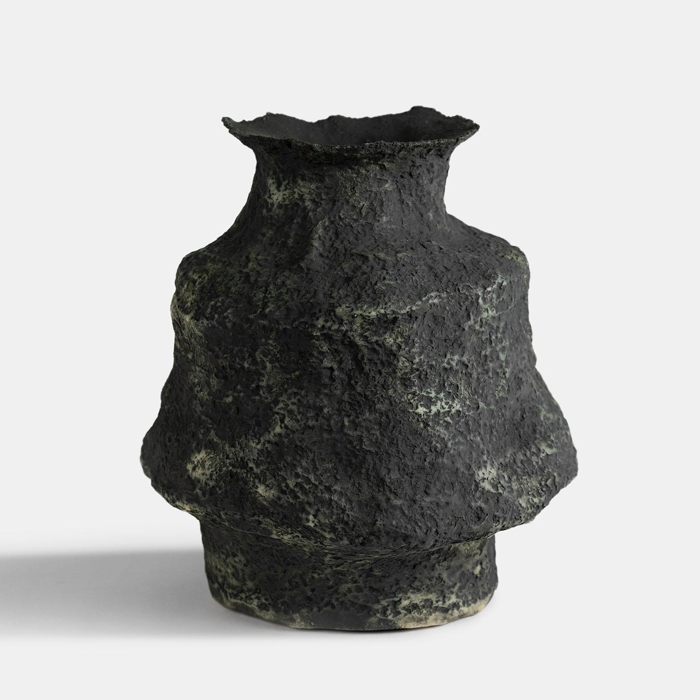 Belga Vaso contemporaneo Vocanic Clay W-1402 Serie Berbère in vendita
