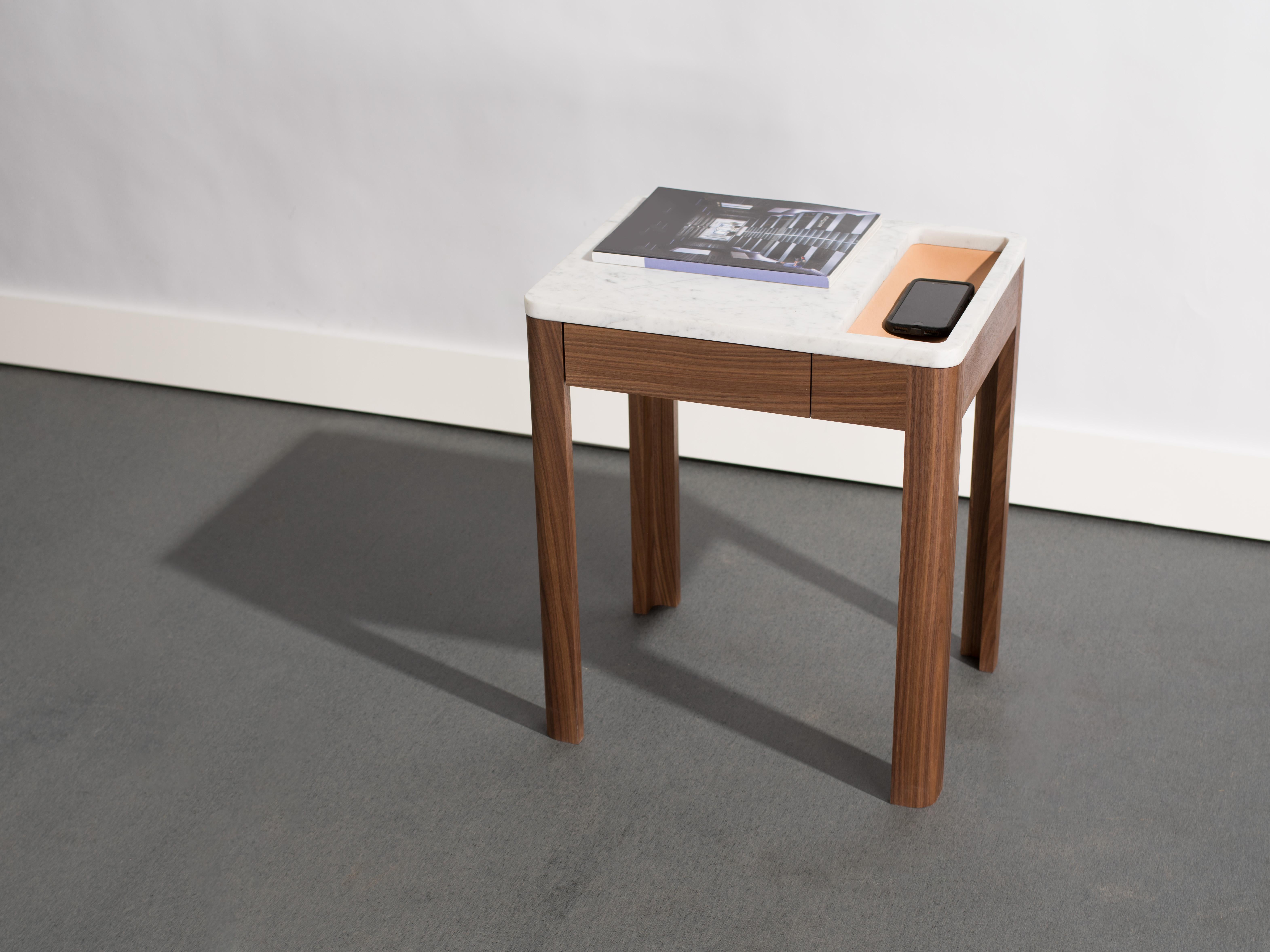 Contemporary Void Side Table in White Oak, Carrara Marble, and Leather by Harold (amerikanisch) im Angebot