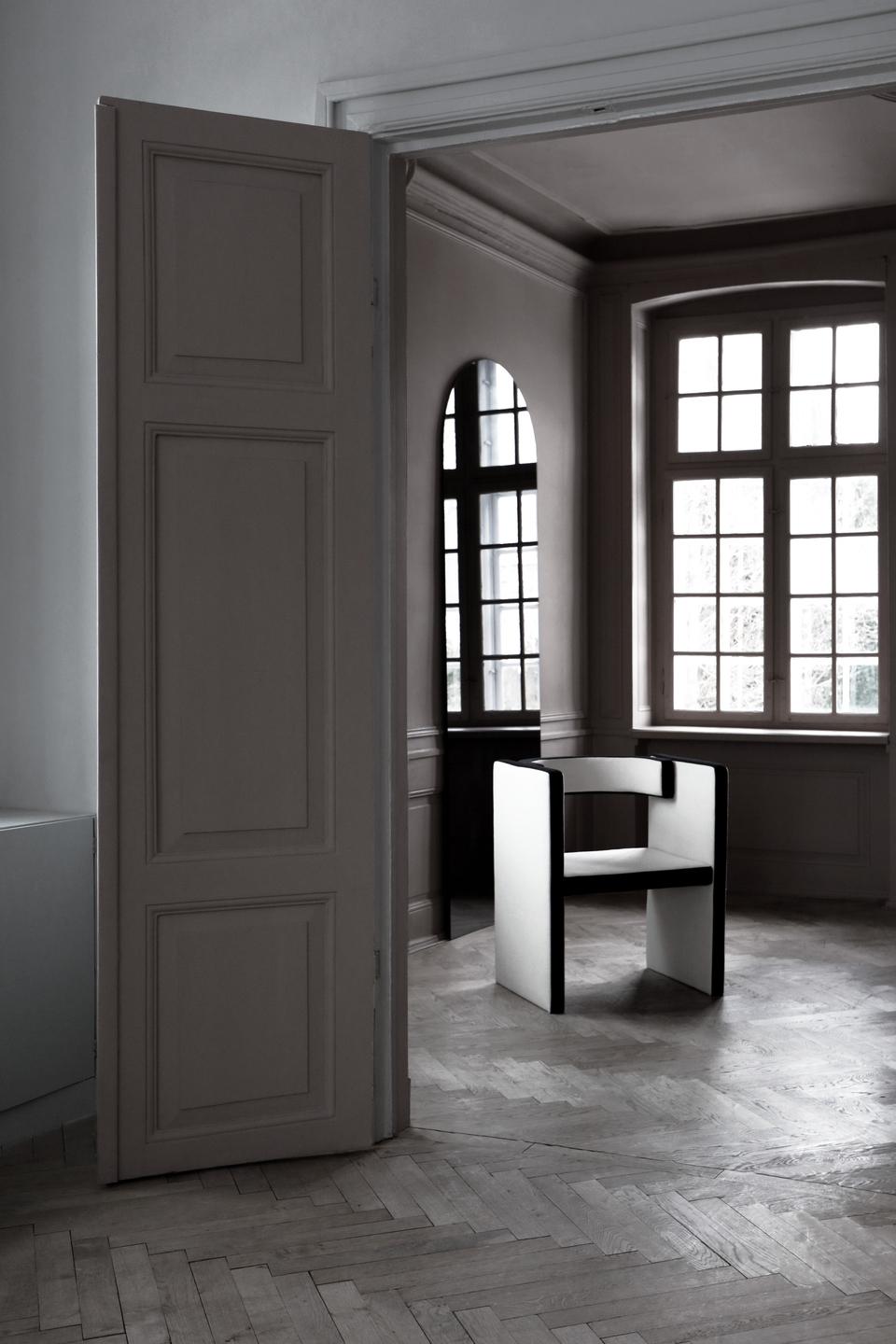 Contemporary Wall and Floor Mirror 'Arc' Medium For Sale 4