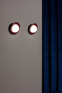 Lampada da parete contemporanea "Alley" di AGO "Small-Burgundy
