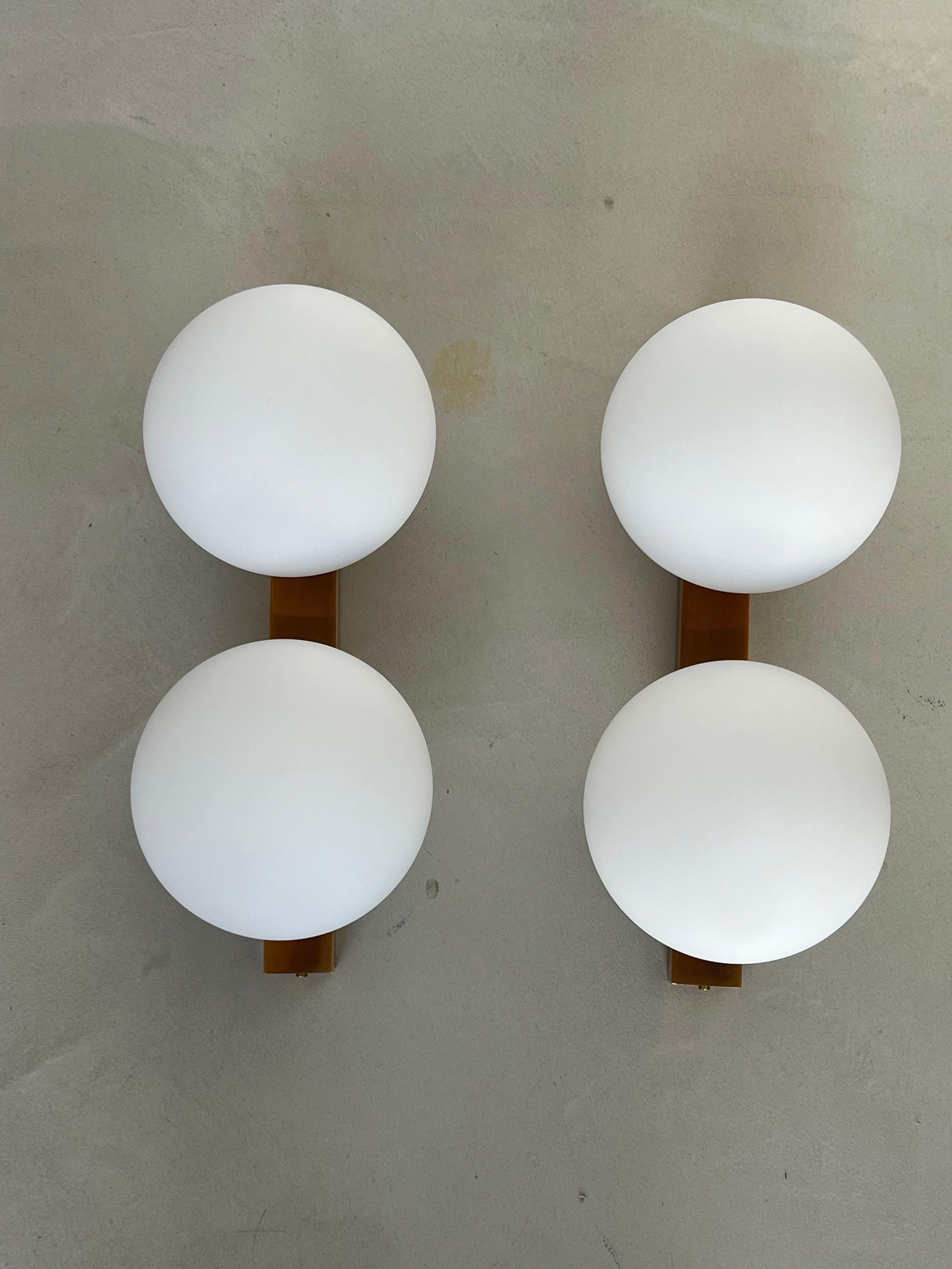 Mid Century modern Italian Applique in  Brass and Opaline Glass , Wall Sconce For Sale 5