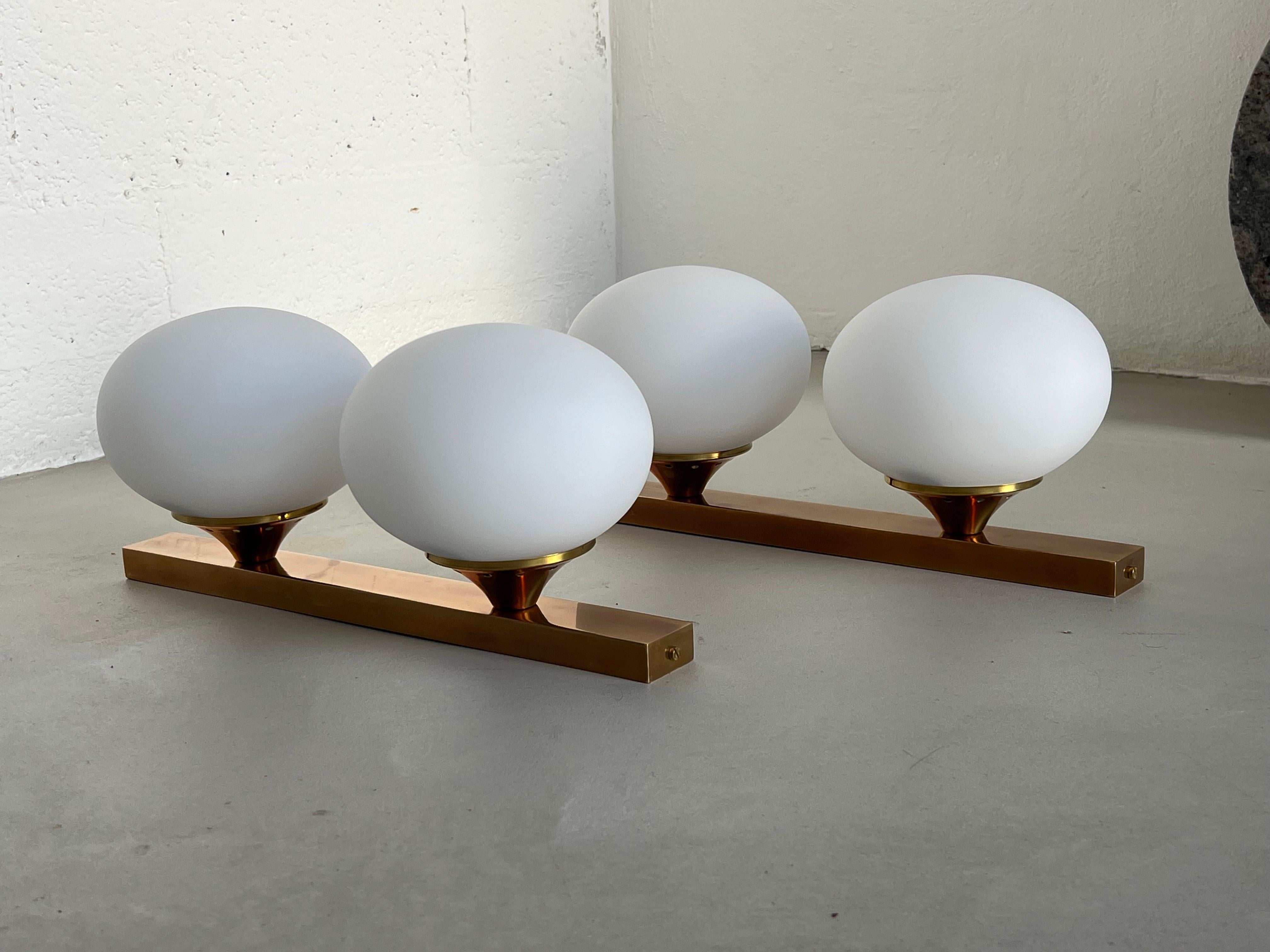 Mid Century modern Italian Applique in  Brass and Opaline Glass , Wall Sconce For Sale 6