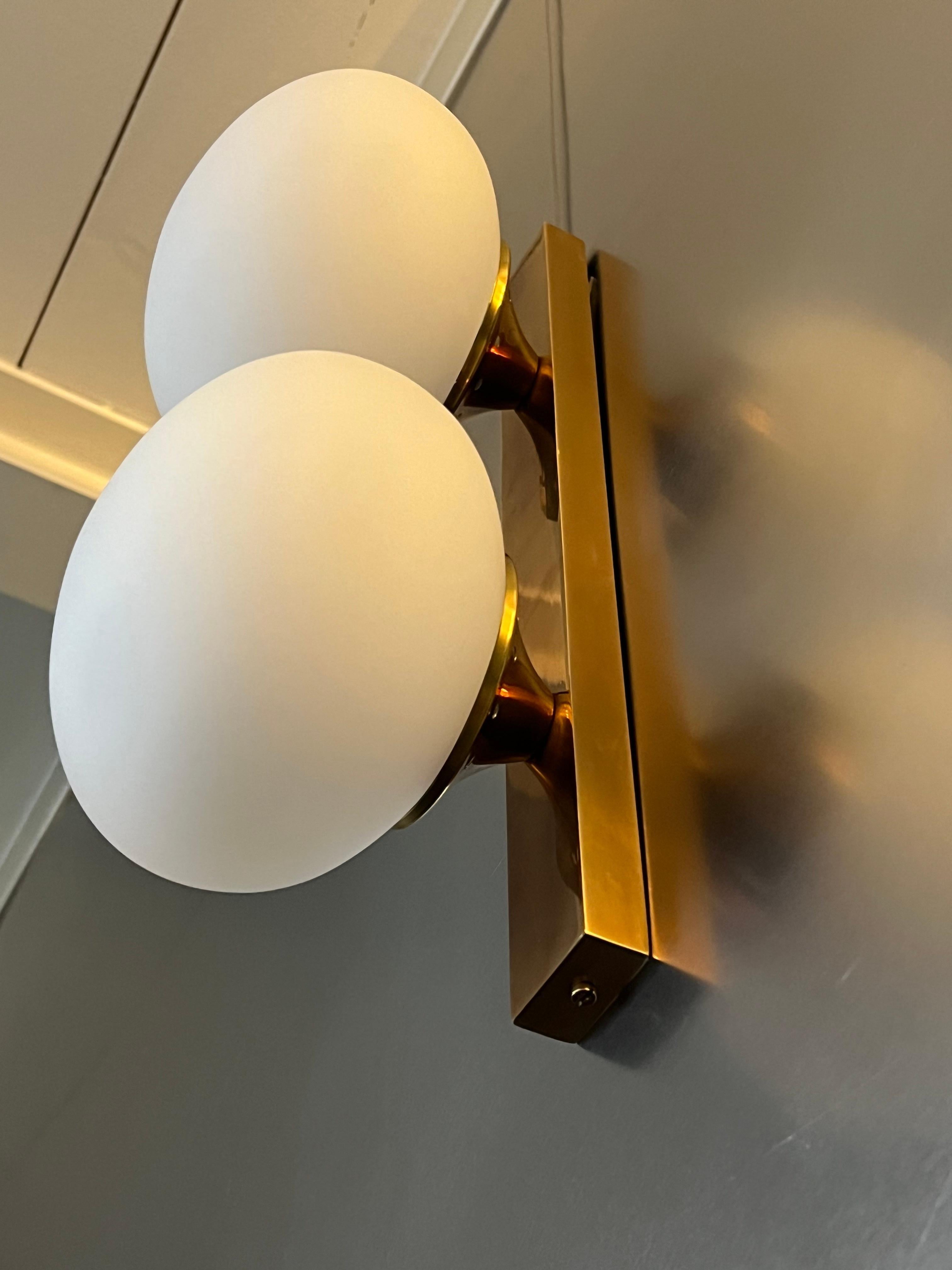 Mid Century modern Italian Applique in  Brass and Opaline Glass , Wall Sconce For Sale 14