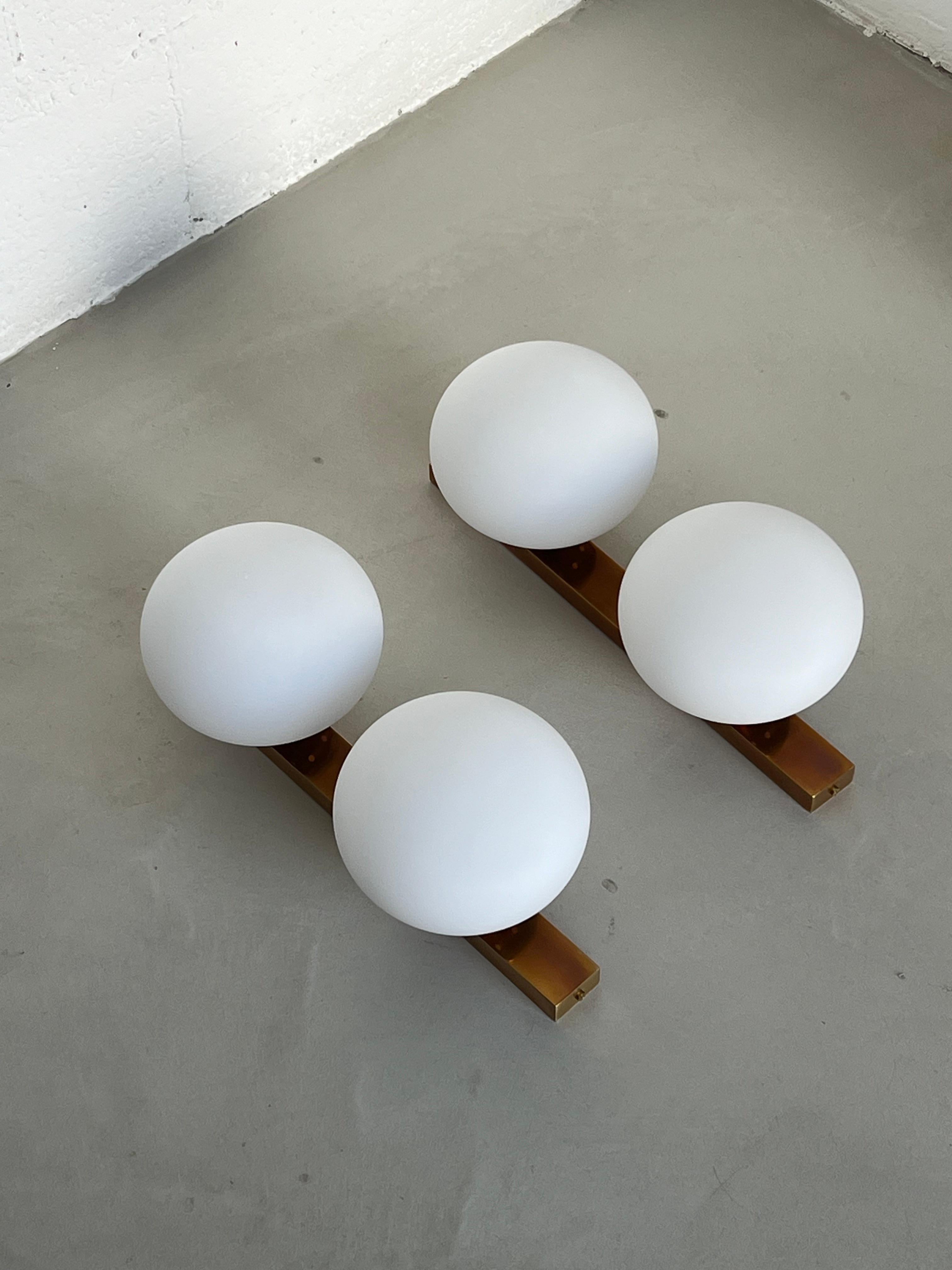 Mid Century modern Italian Applique in  Brass and Opaline Glass , Wall Sconce For Sale 1