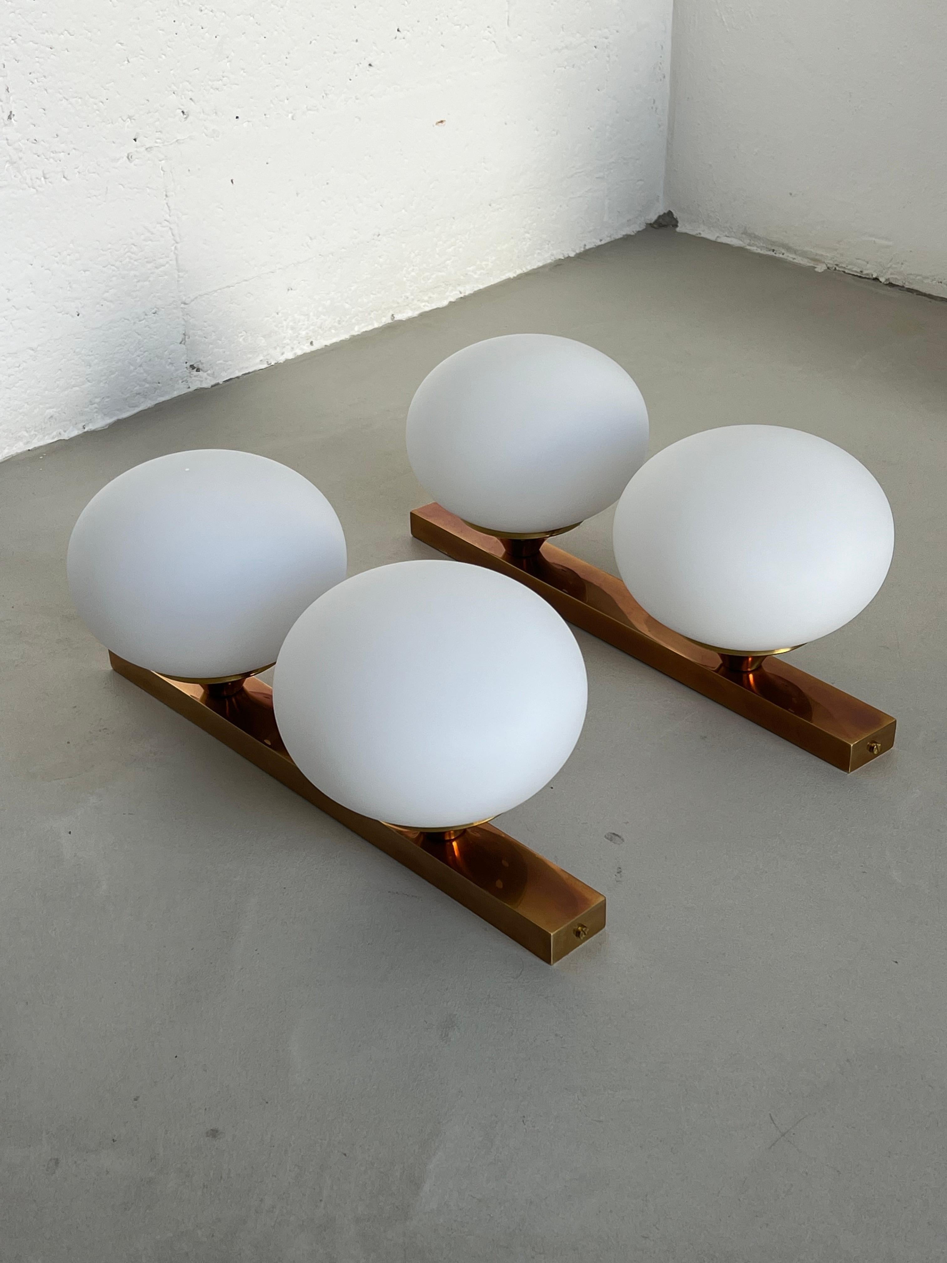 Mid Century modern Italian Applique in  Brass and Opaline Glass , Wall Sconce For Sale 3