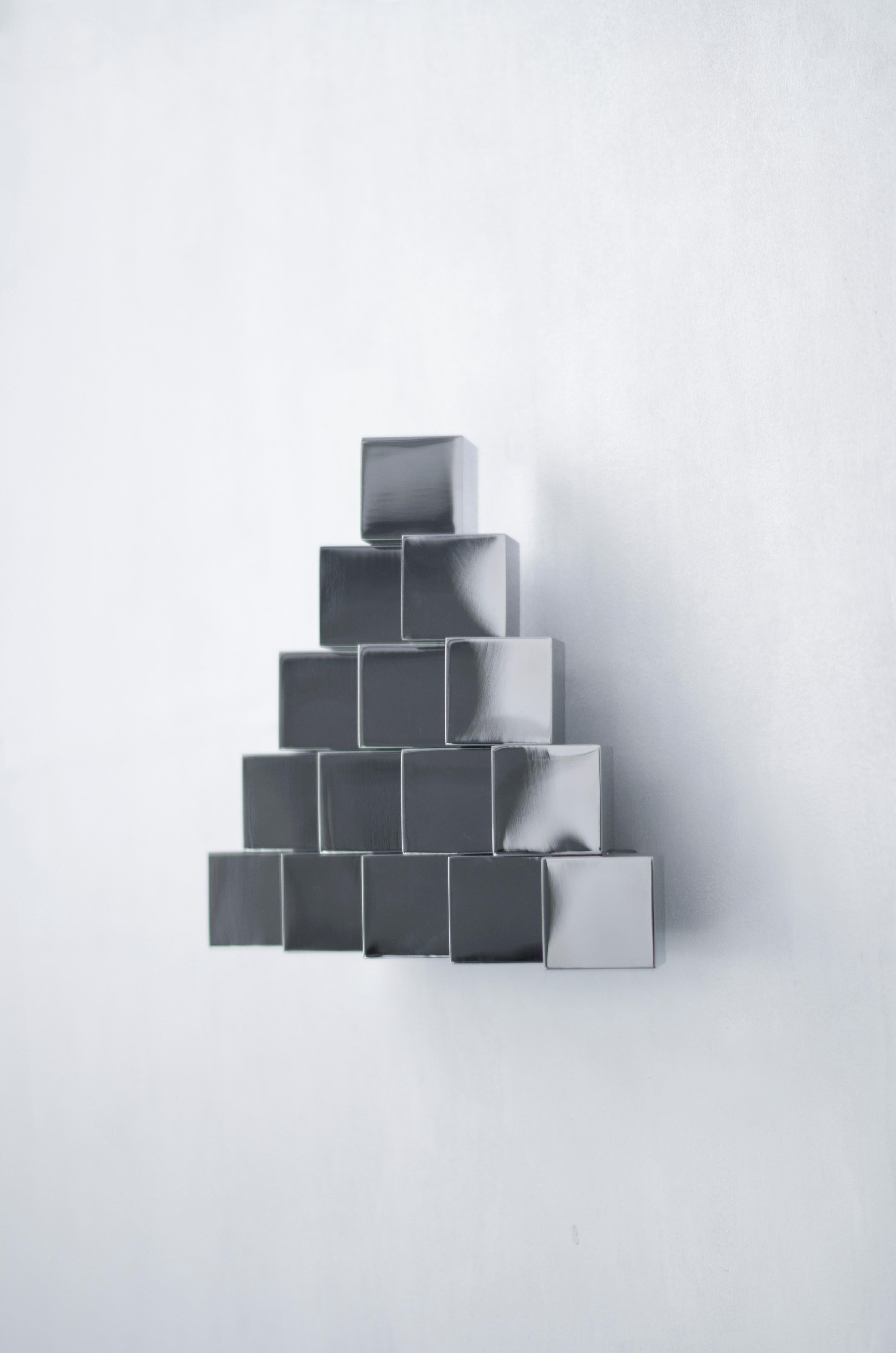 Acier inoxydable Lampe murale contemporaine 'Ocean Sunrise' par TheShaw, acier inoxydable en vente