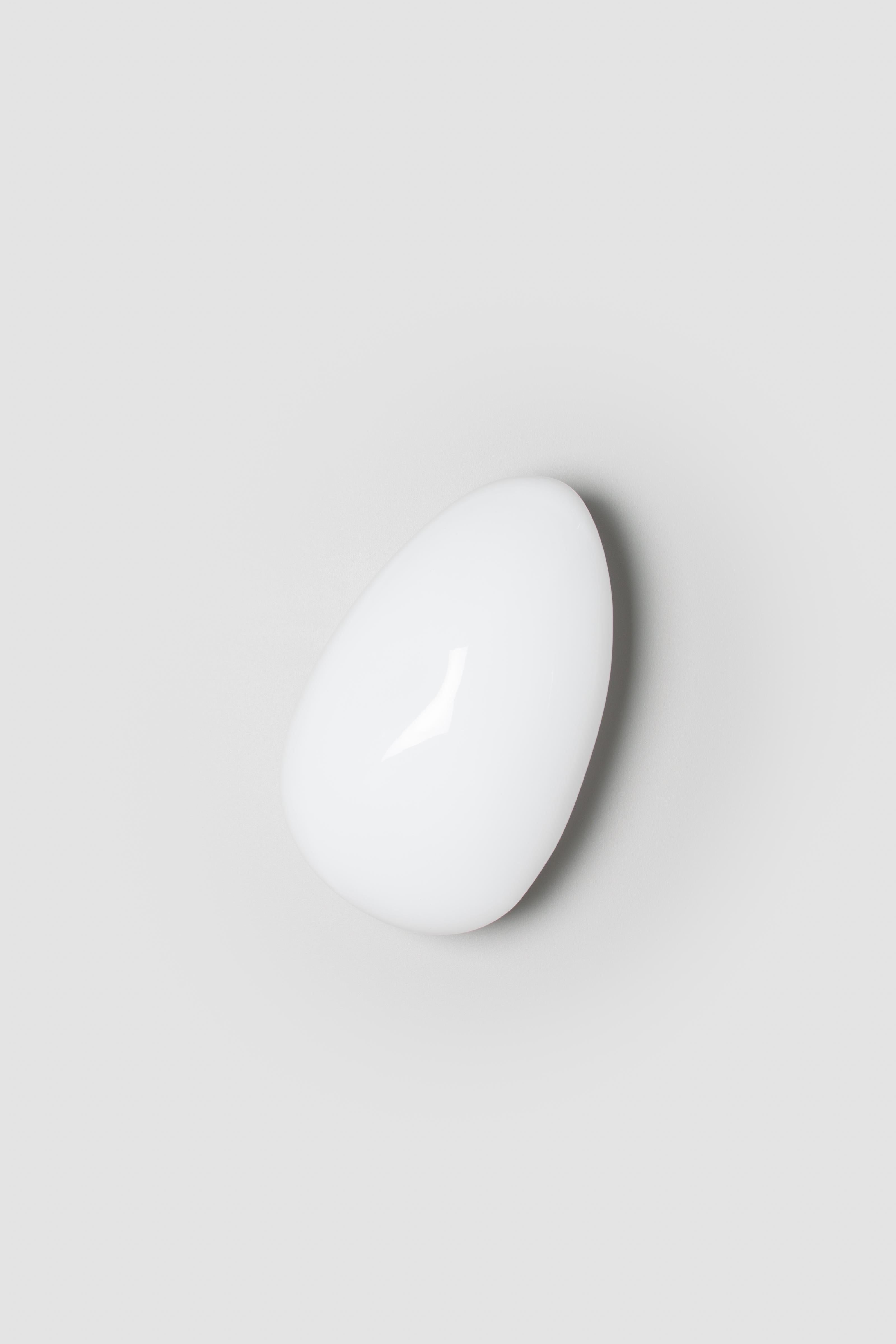 Zeitgenössische Wandleuchte „Pebble“ von ANDlight, Form B, Weiß im Angebot 2