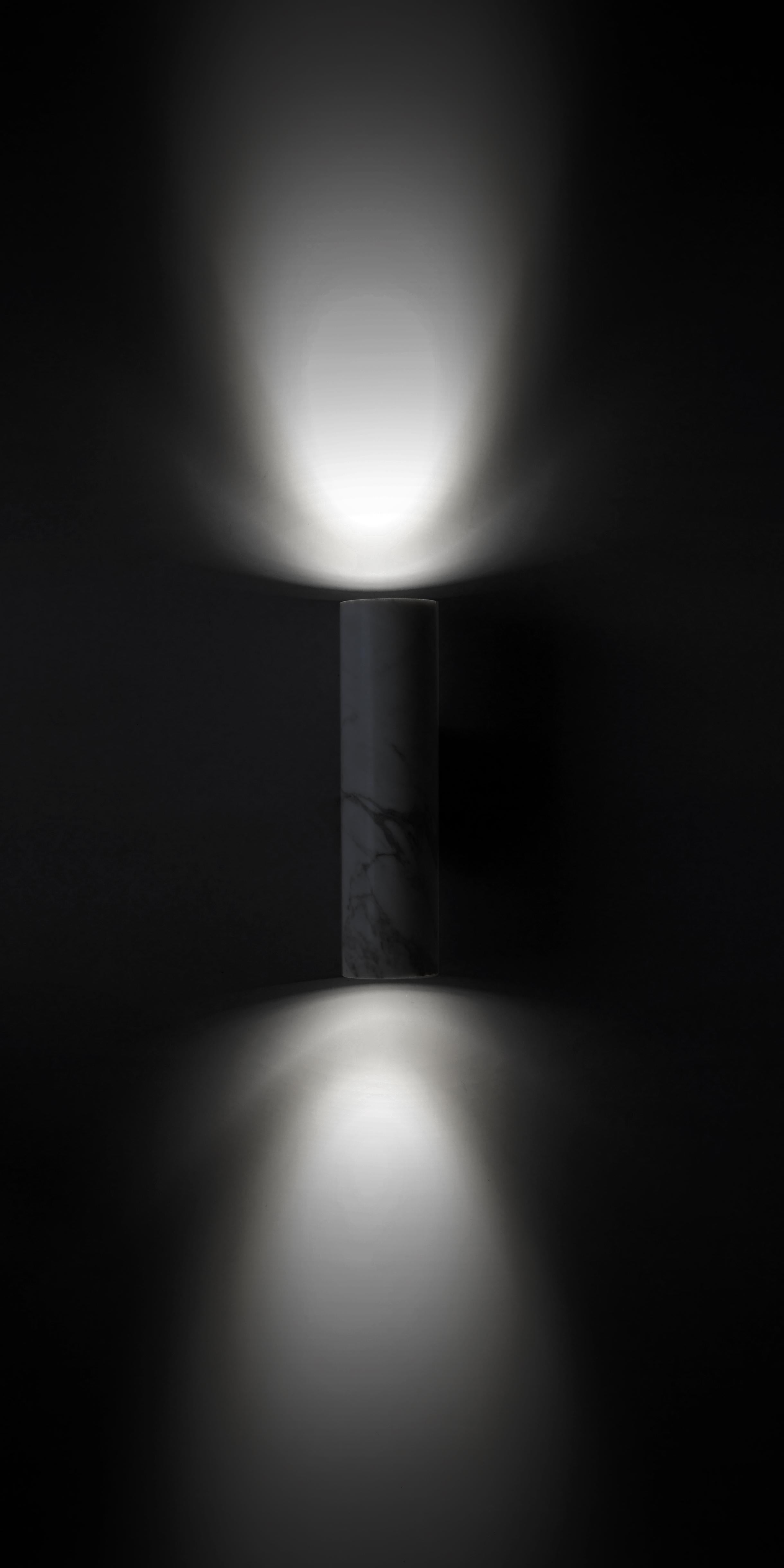 Lámpara de pared contemporánea 'W01' en mármol blanco Chino en venta