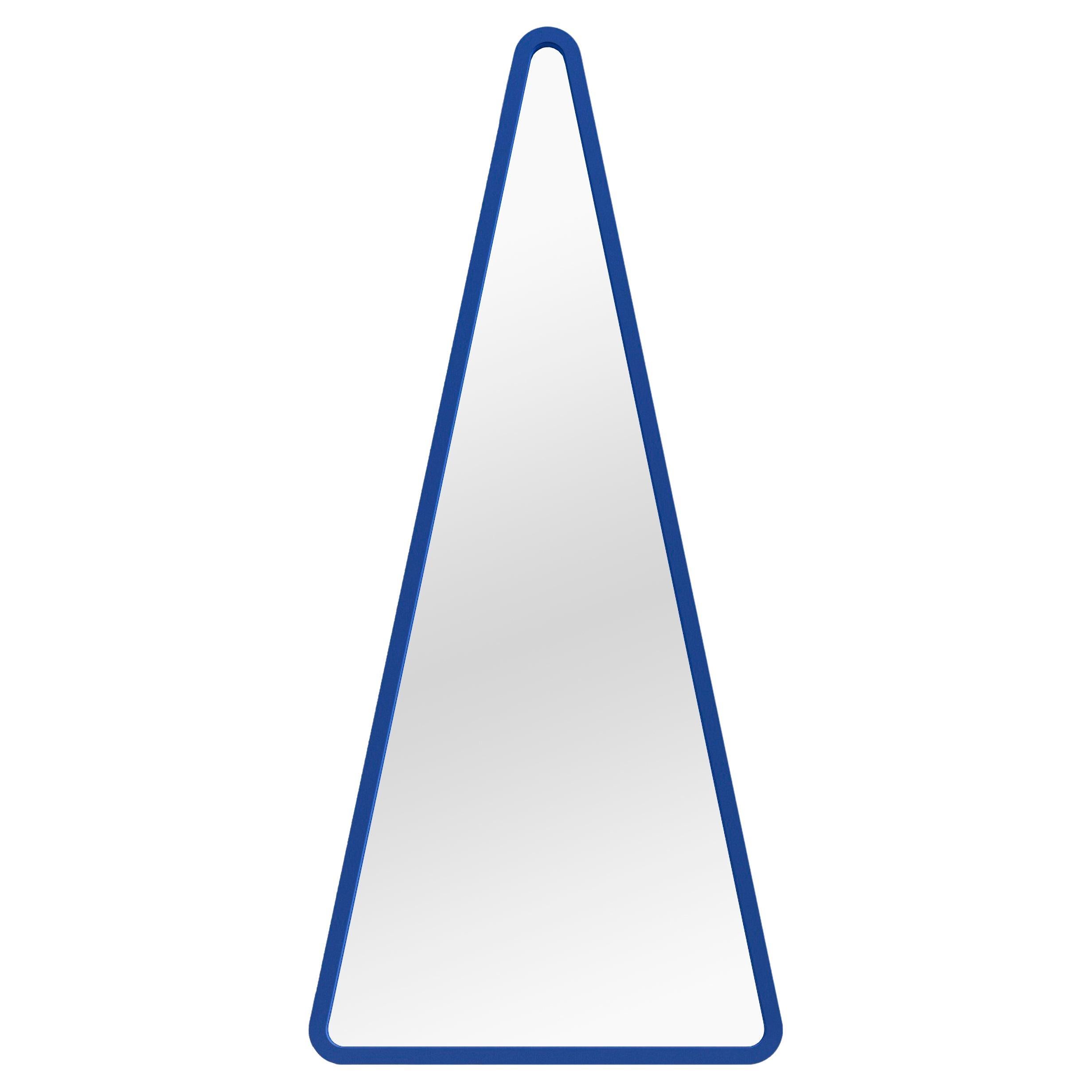 Miroir mural contemporain 'Arrow 3' par Oitoproducts, cadre bleu