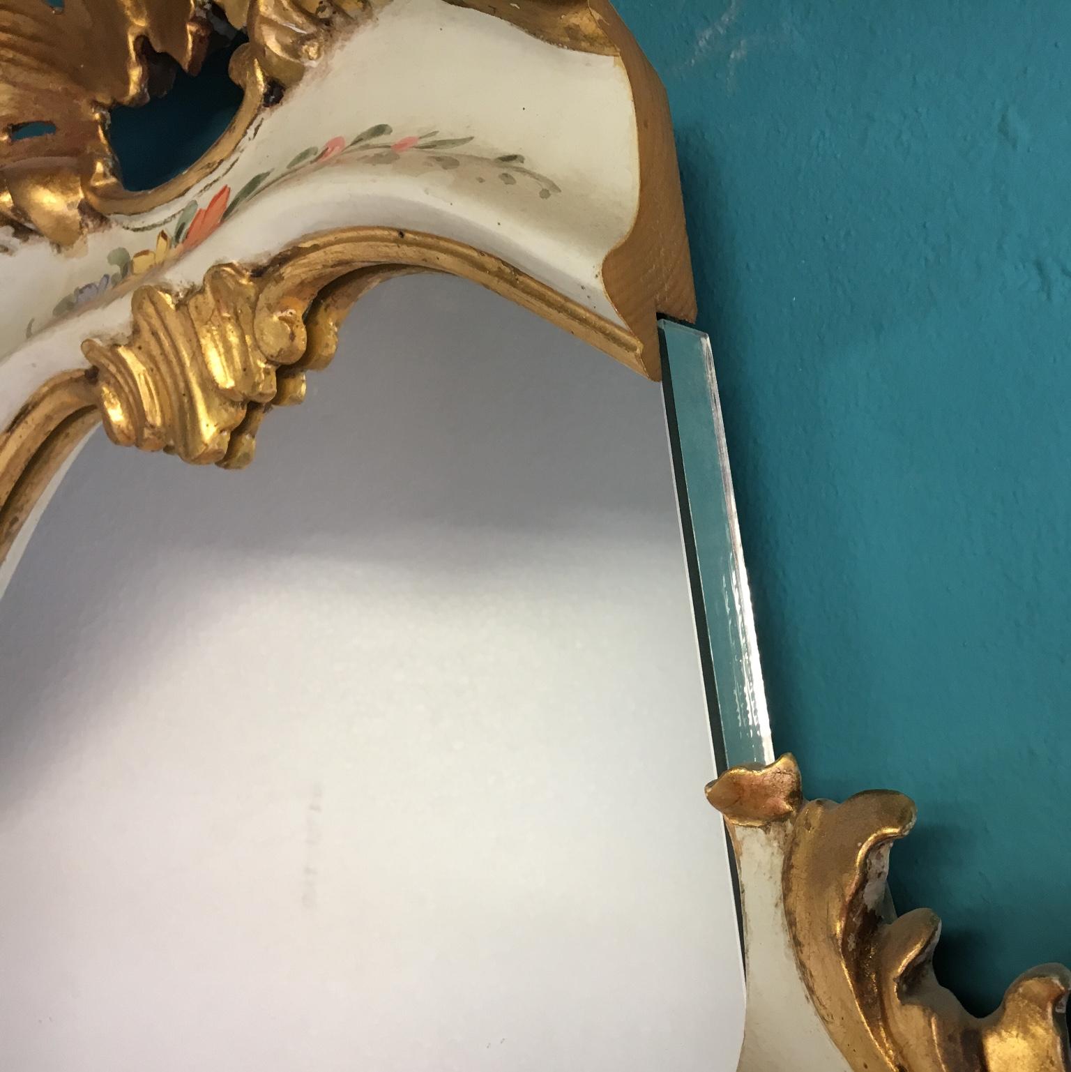 Contemporary Wall Mirror from an Antique Venetian Lacquered and Gilded Frame For Sale 1