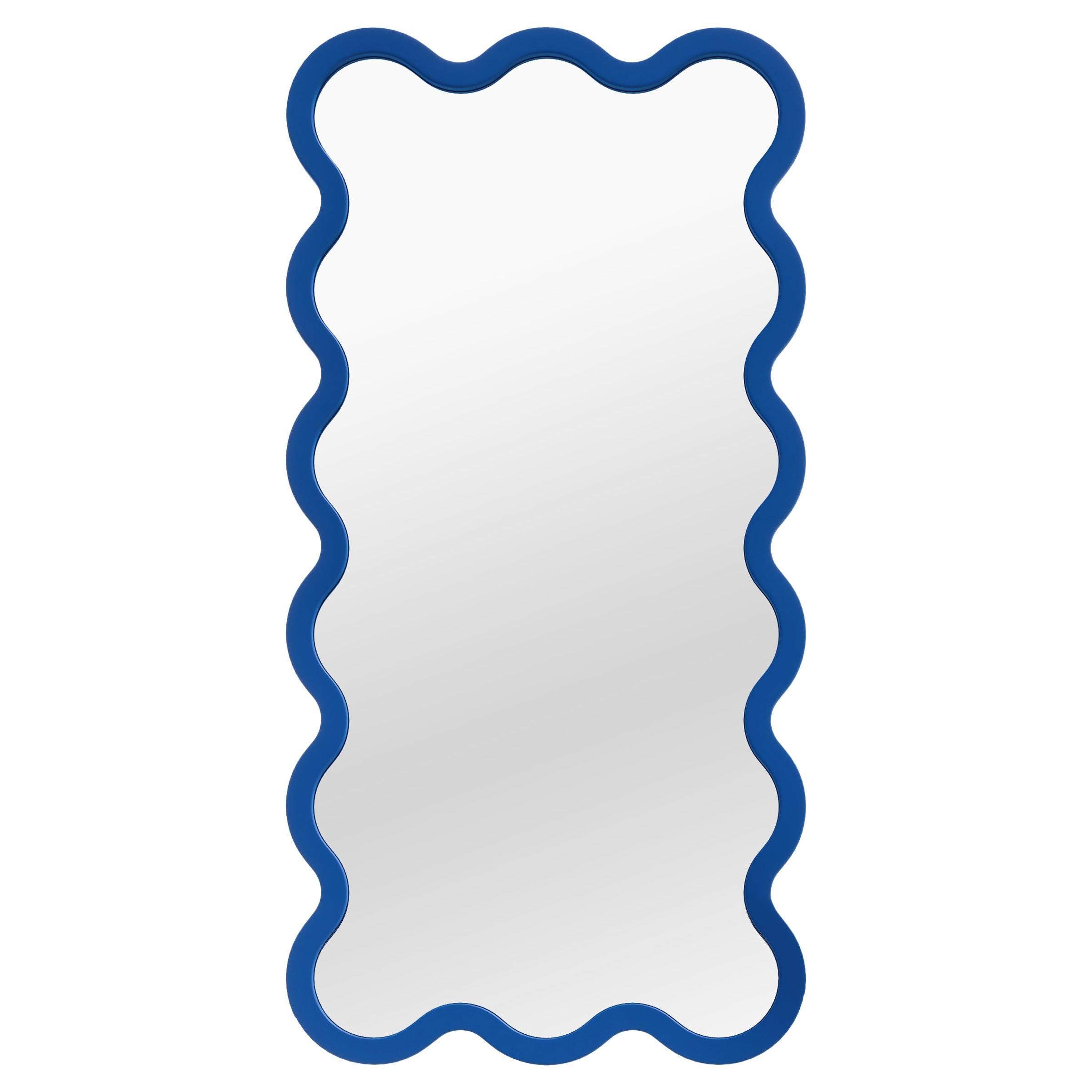 Miroir mural contemporain 'Hvyli 14' par Oitoproducts, cadre bleu