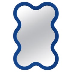 Specchio da parete contemporaneo 'Hvyli 6' di Oitoproducts, cornice blu