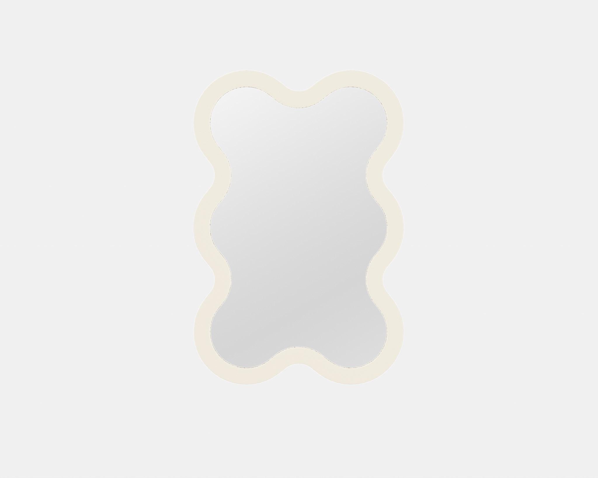 Miroir mural contemporain 'Hvyli 6' par Oitoproducts, cadre orange en vente 4