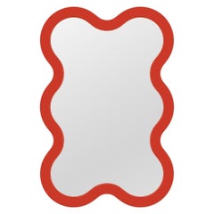 Miroir mural contemporain 'Hvyli 6' par Oitoproducts, cadre rouge
