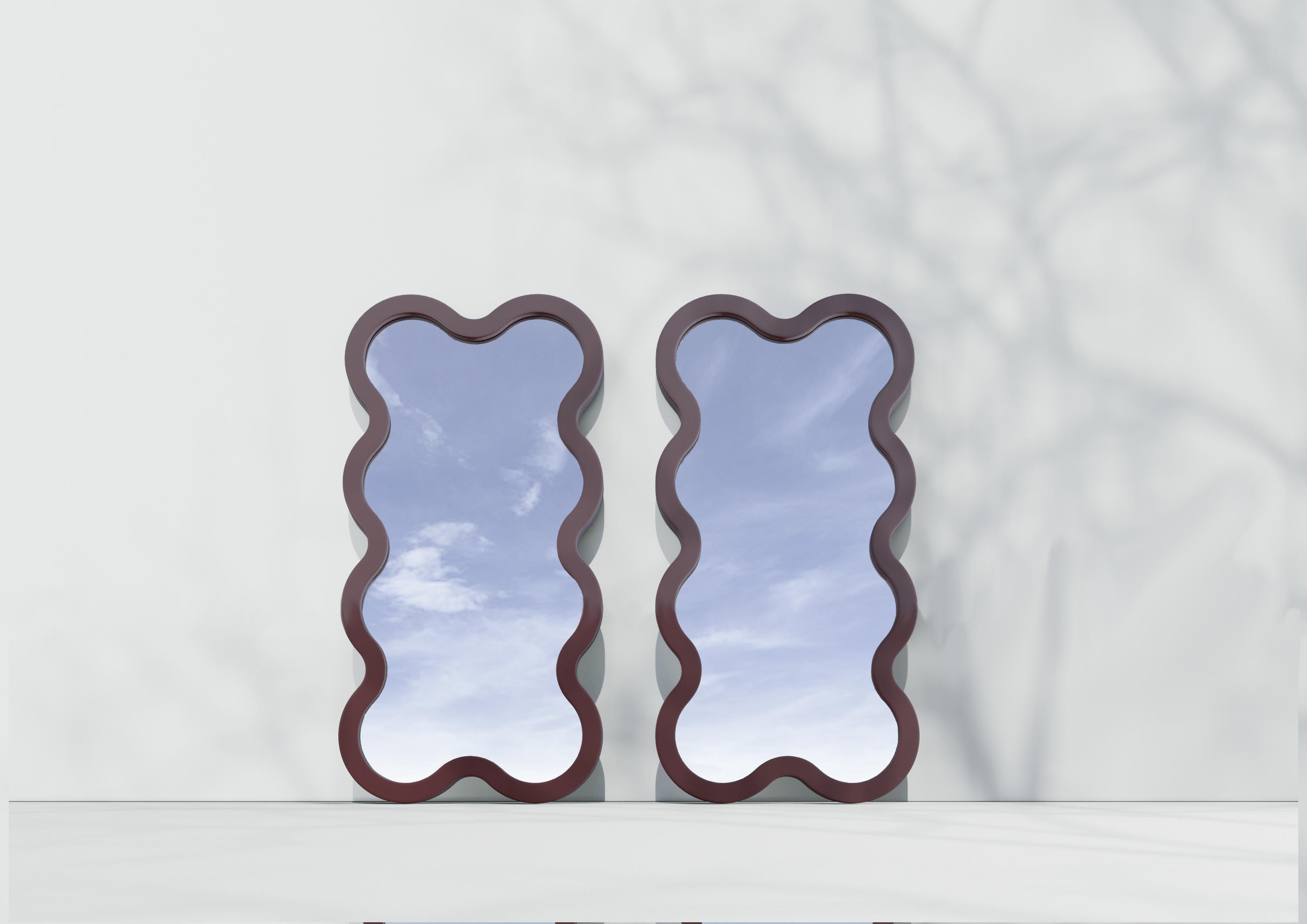 Miroir mural contemporain 'Hvyli 8' (2x4) par Oitoproducts, cadre bleu Neuf - En vente à Paris, IDF