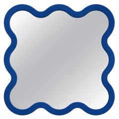 Specchio da parete contemporaneo 'Hvyli 8' di Oitoproducts, cornice blu