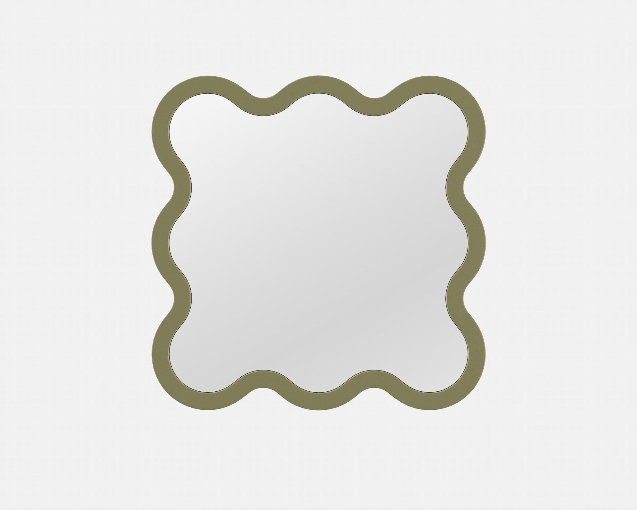 Miroir contemporain 'Hvyli 8' par Oitoproducts
Vert RAL 6013

Dimensions :
L 77 cm x H 77 cm x P 4 cm
L 30,3 in x H 30,3 in x D 1,3 in

MATERIAL : Peinture écologique à l'eau MDF, miroir en verre argenté, pieds en caoutchouc spécial.

À propos