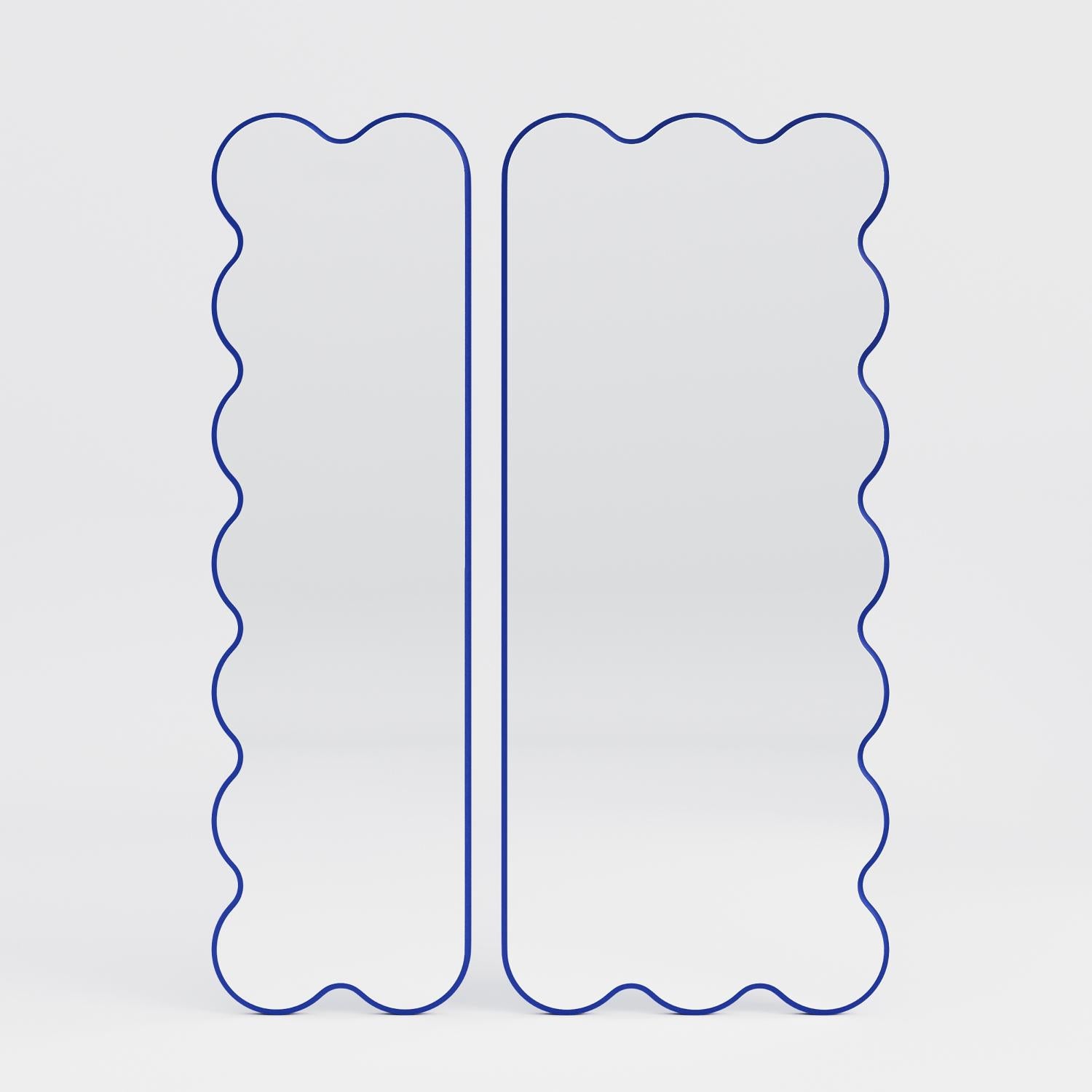 Organique Miroir mural contemporain 'Hvyli Q 9' par Oitoproducts, cadre bleu en vente