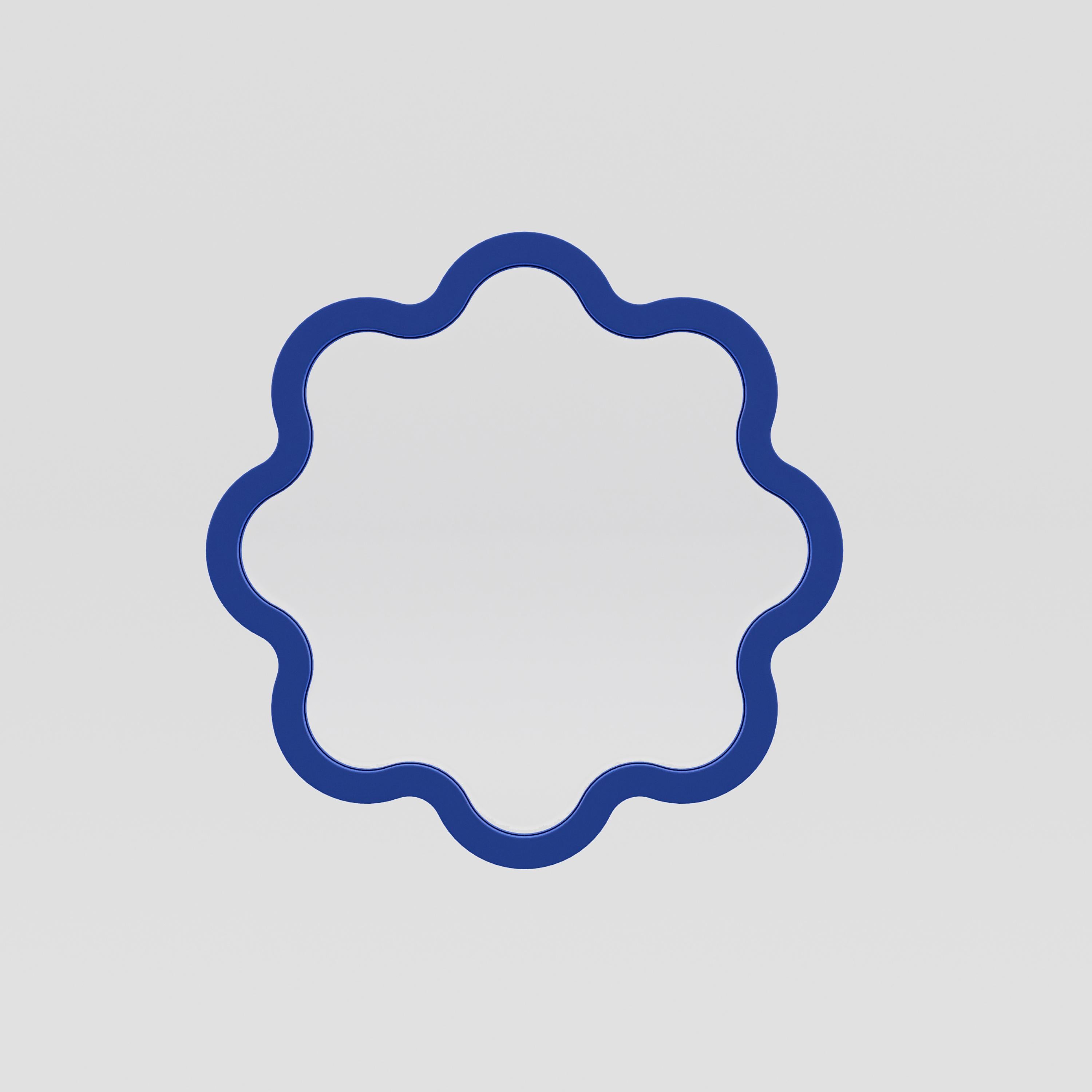 Miroir contemporain 'Hvyli Round 120' par Oitoproducts, cadre bleu

MATERIAL : Peinture écologique à l'eau MDF, miroir en verre argenté, pieds en caoutchouc spécial.

À propos de
Les formes fondues et délicates sont devenues une nouvelle tendance