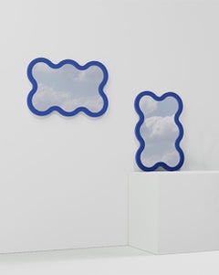 Specchio da parete contemporaneo 'Hvyli 6 Mini' di Oitoproducts, cornice blu