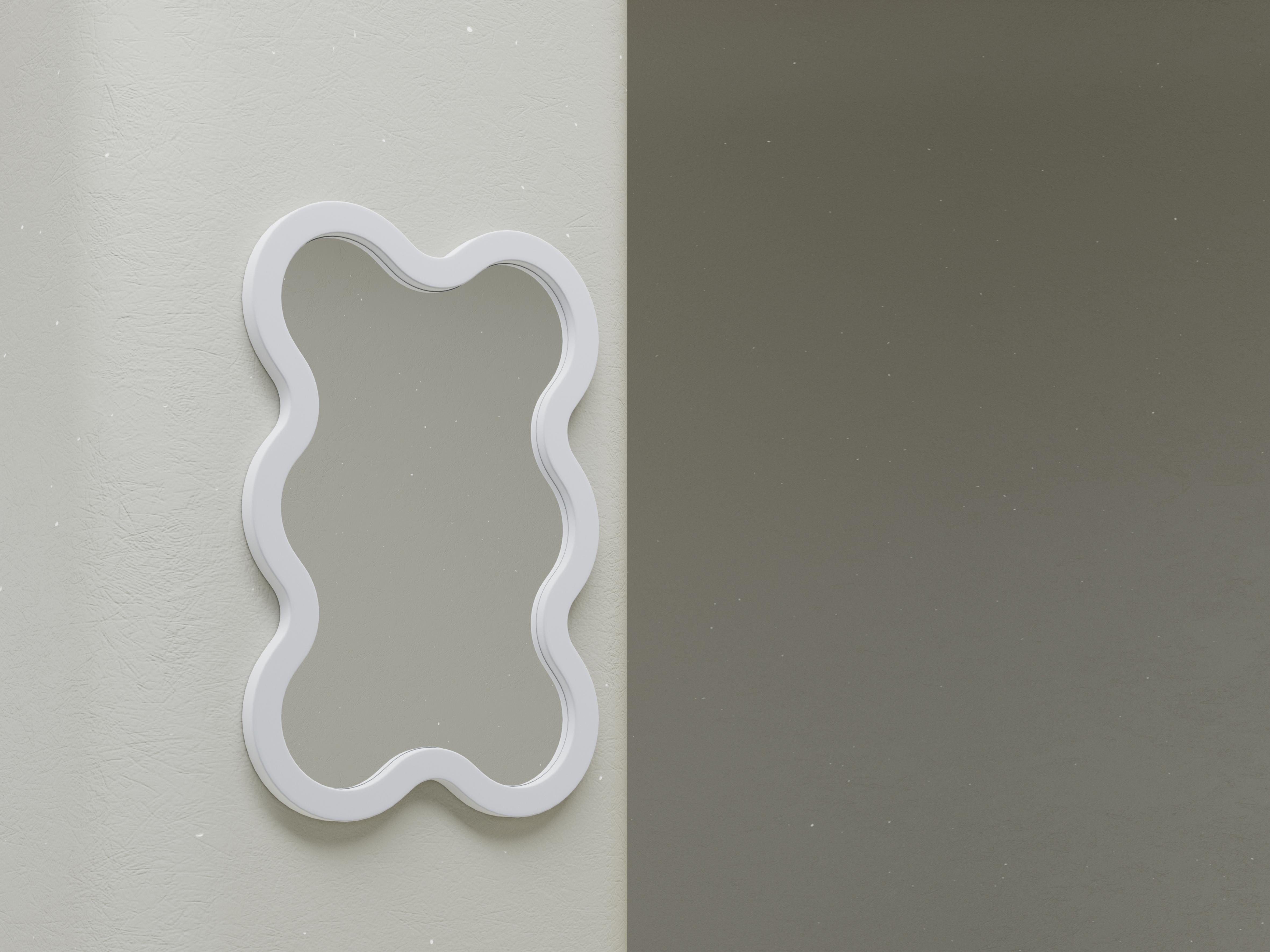 Contemporary Wandspiegel 'Hvyli 6 Mini' von Oitoproducts, dunkelroter Rahmen (Organische Moderne) im Angebot