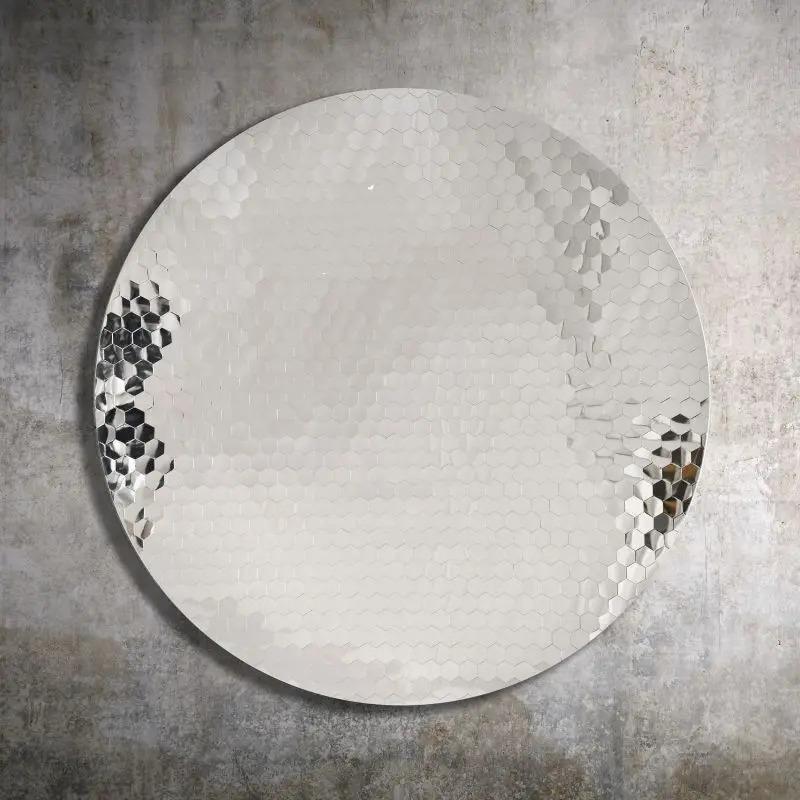 Moderne Miroir mural contemporain en verre Silver avec design hexagonal, années 2020. en vente