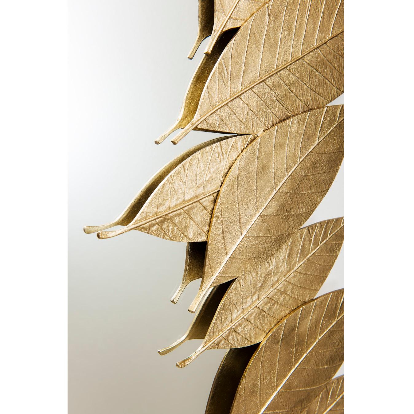 This mirror is made from leaves molded in brass casting, evokes the falling of autumn leaves around a pond. The leaves are assembled by hand by artisans.
Frame: Cast brass in Brass, Antique Brass, Silver, Antique Silver, Copper or Antique