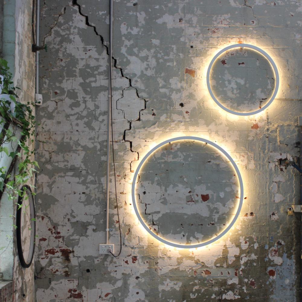Aplique contemporáneo de latón, Portal 450 by Christopher Boots en Nuevo estado para la venta en Warsaw, PL