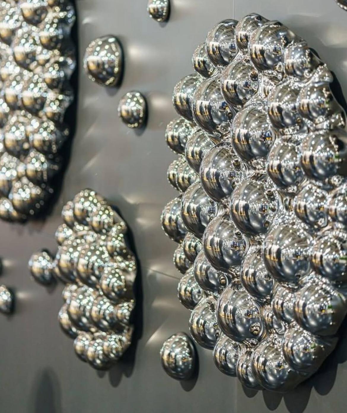 Moderne Sculpture murale contemporaine Bulles Silver en vente