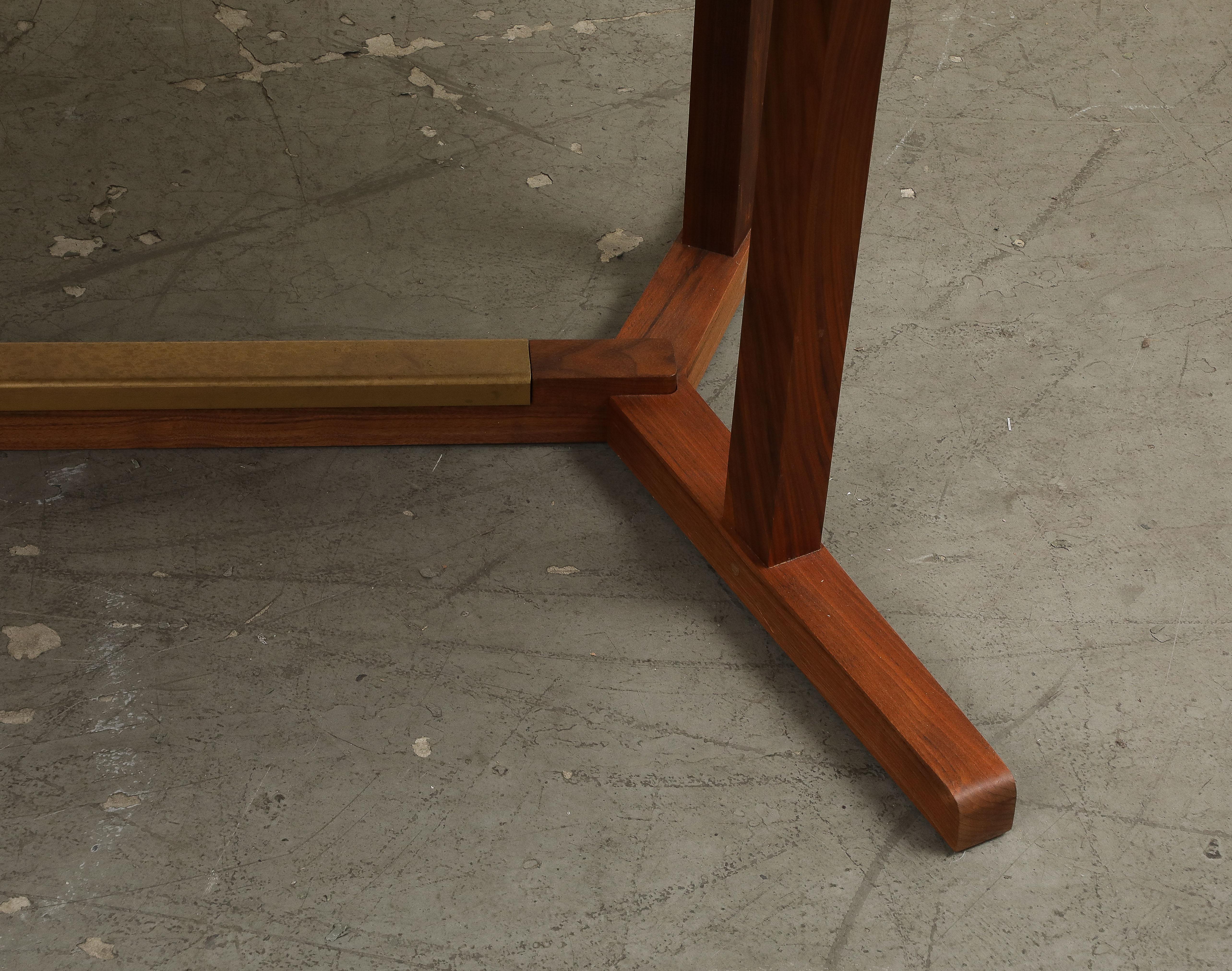 Mesa de comedor contemporánea con tablero de nogal y mármol de Carrara by Neri&Hu en venta 3