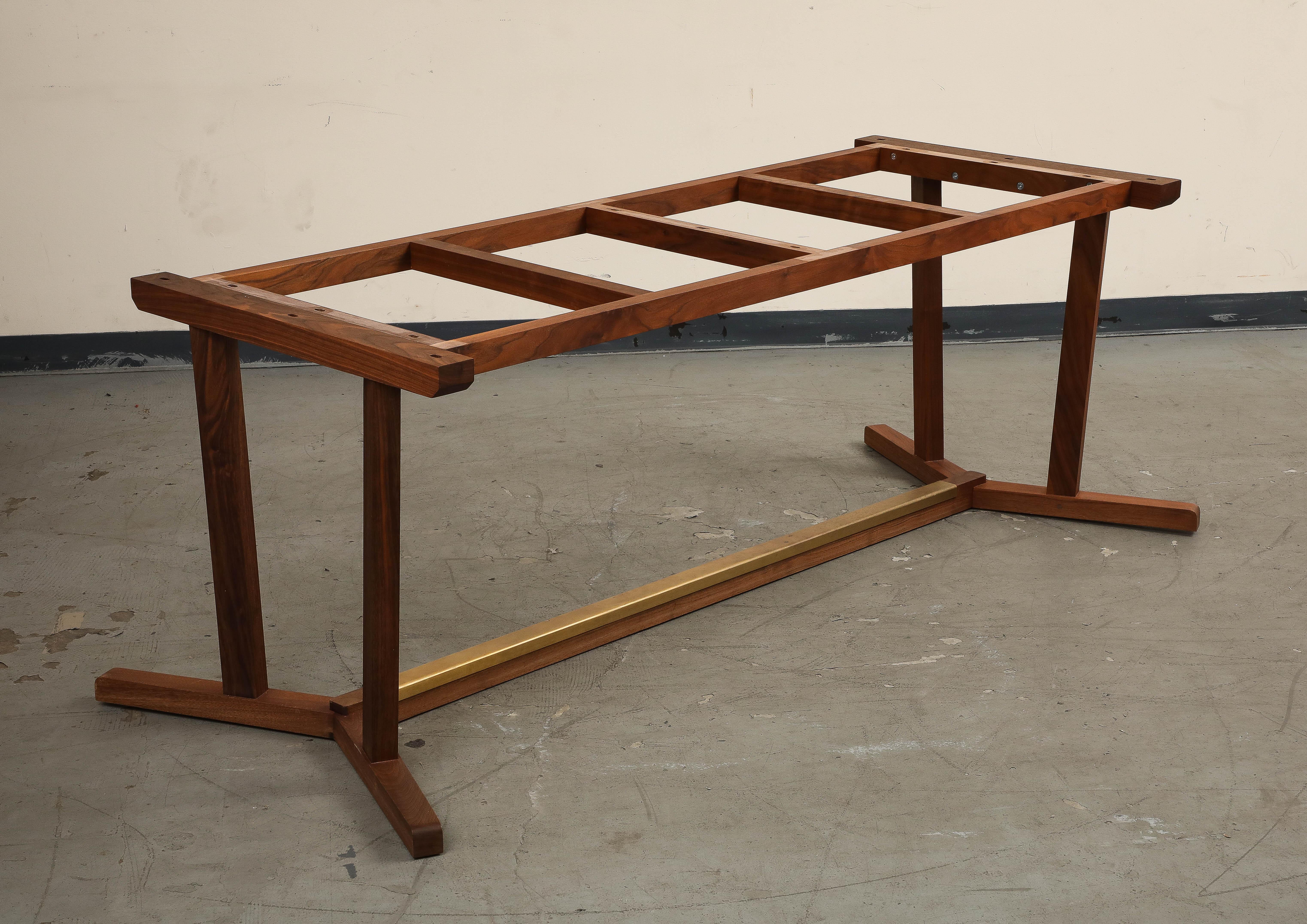 Mesa de comedor contemporánea con tablero de nogal y mármol de Carrara by Neri&Hu en venta 1