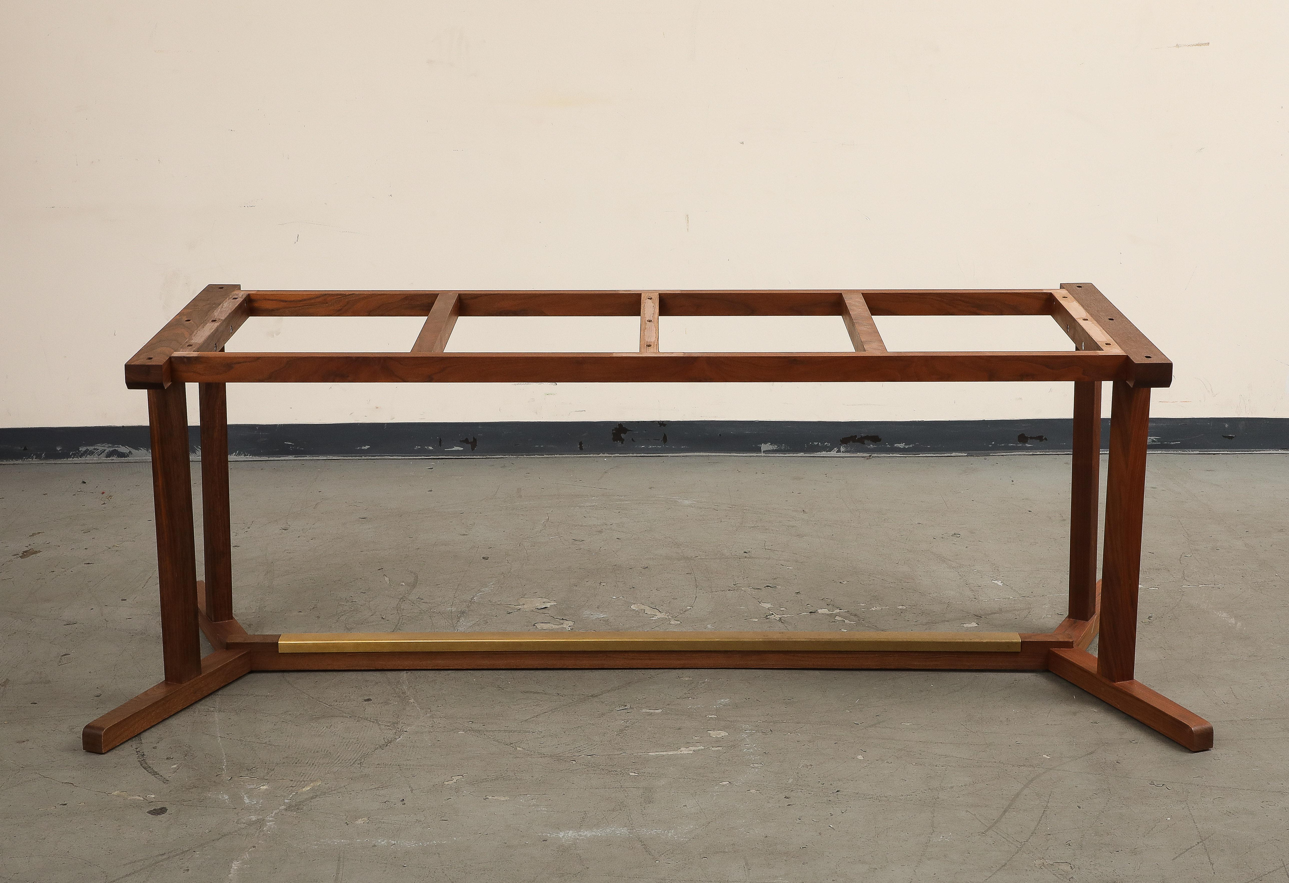 Mesa de comedor contemporánea con tablero de nogal y mármol de Carrara by Neri&Hu en venta 2