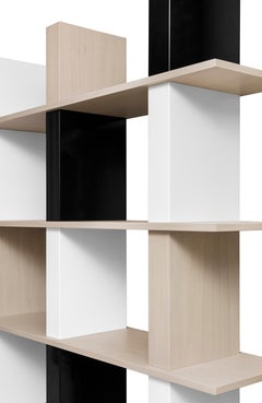 Zeitgenössische Étagère/Bücherregal aus Nussbaum und Lack von Alex P White