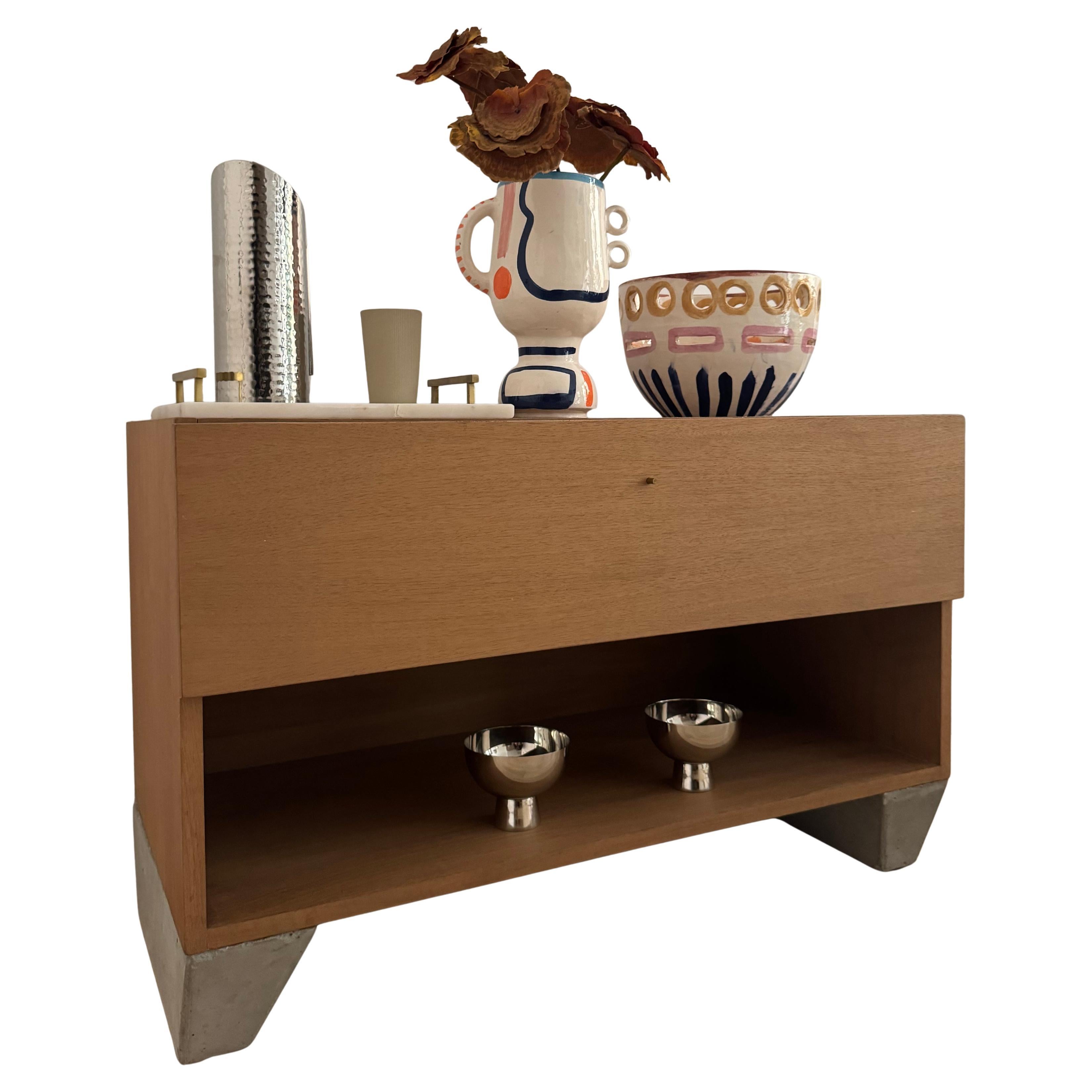 Noce contemporaneo  Credenza Extra Wide a Cassetto Singolo di Studio A Melrose in vendita