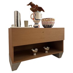 Nogal contemporáneo  Credenza extra ancha de un cajón by Studio Melrose