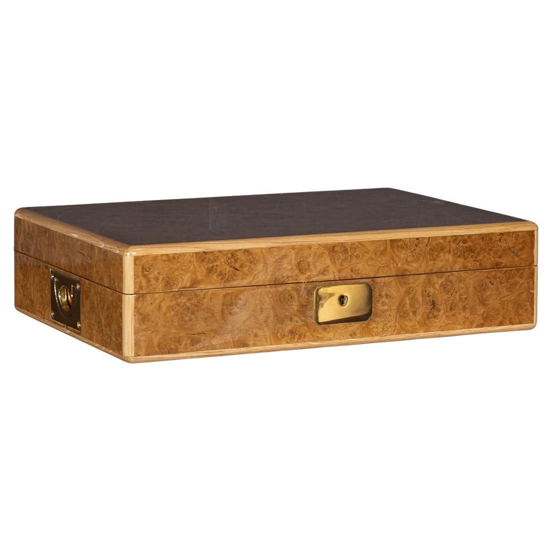 Caja contemporánea para relojes y joyas fabricada en roble Pollard