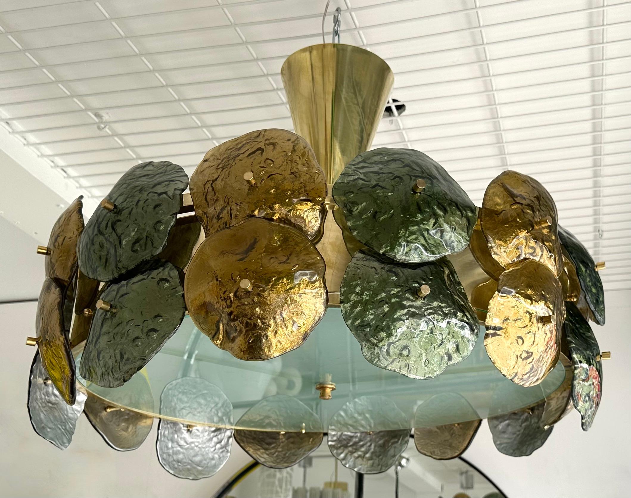 Italiano Lampadario Ninfea Contemporary Ottone e Vetro di Murano , Italia in vendita