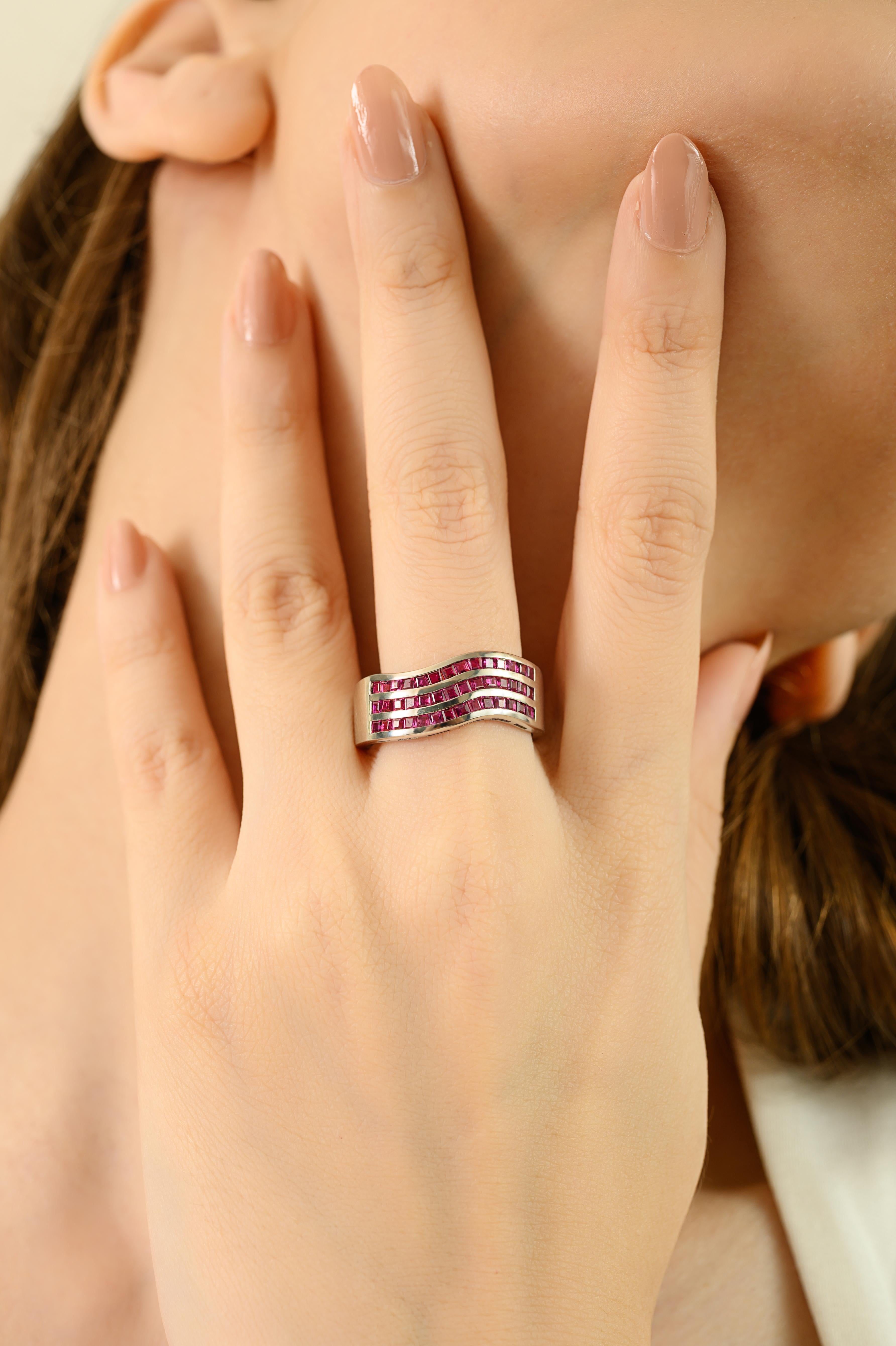 in vendita:  Anello a fascia con incastonatura di rubini naturali a onda contemporanea da 2,02 carati, in argento massiccio 925 6