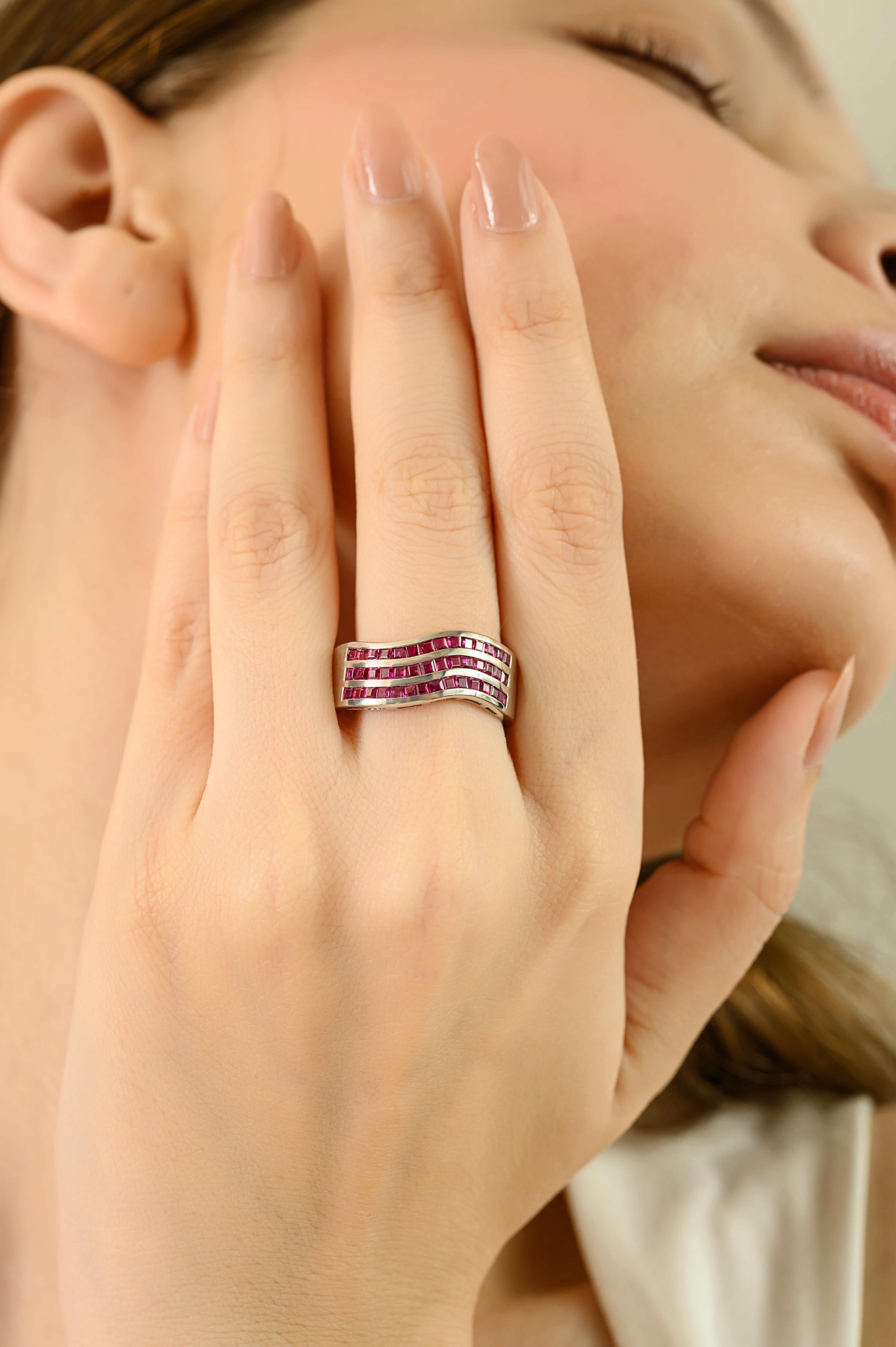 in vendita:  Anello a fascia con incastonatura di rubini naturali a onda contemporanea da 2,02 carati, in argento massiccio 925 8