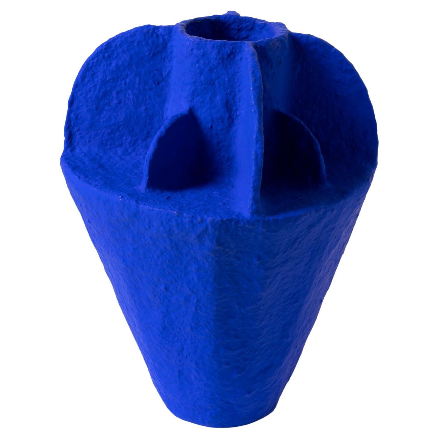 Vaso a cuneo contemporaneo in pasta di carta e pigmento in vendita