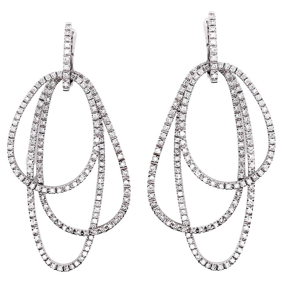 Boucles d'oreilles contemporaines en or blanc 18 carats avec diamants G VS de 4,4 carats en vente
