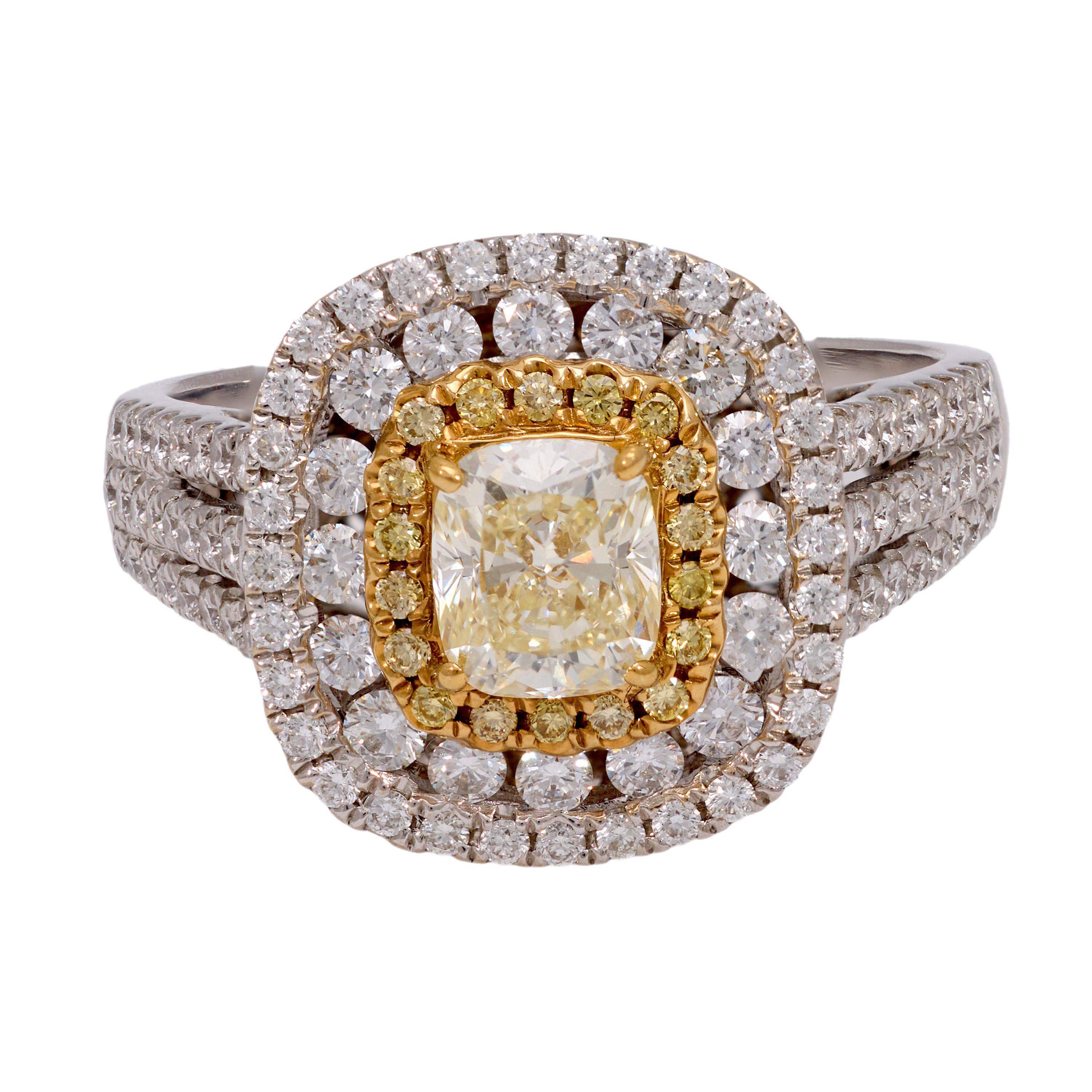 Contemporary white and fancy yellow diamond 14k white gold halo ring Contemporáneo en venta